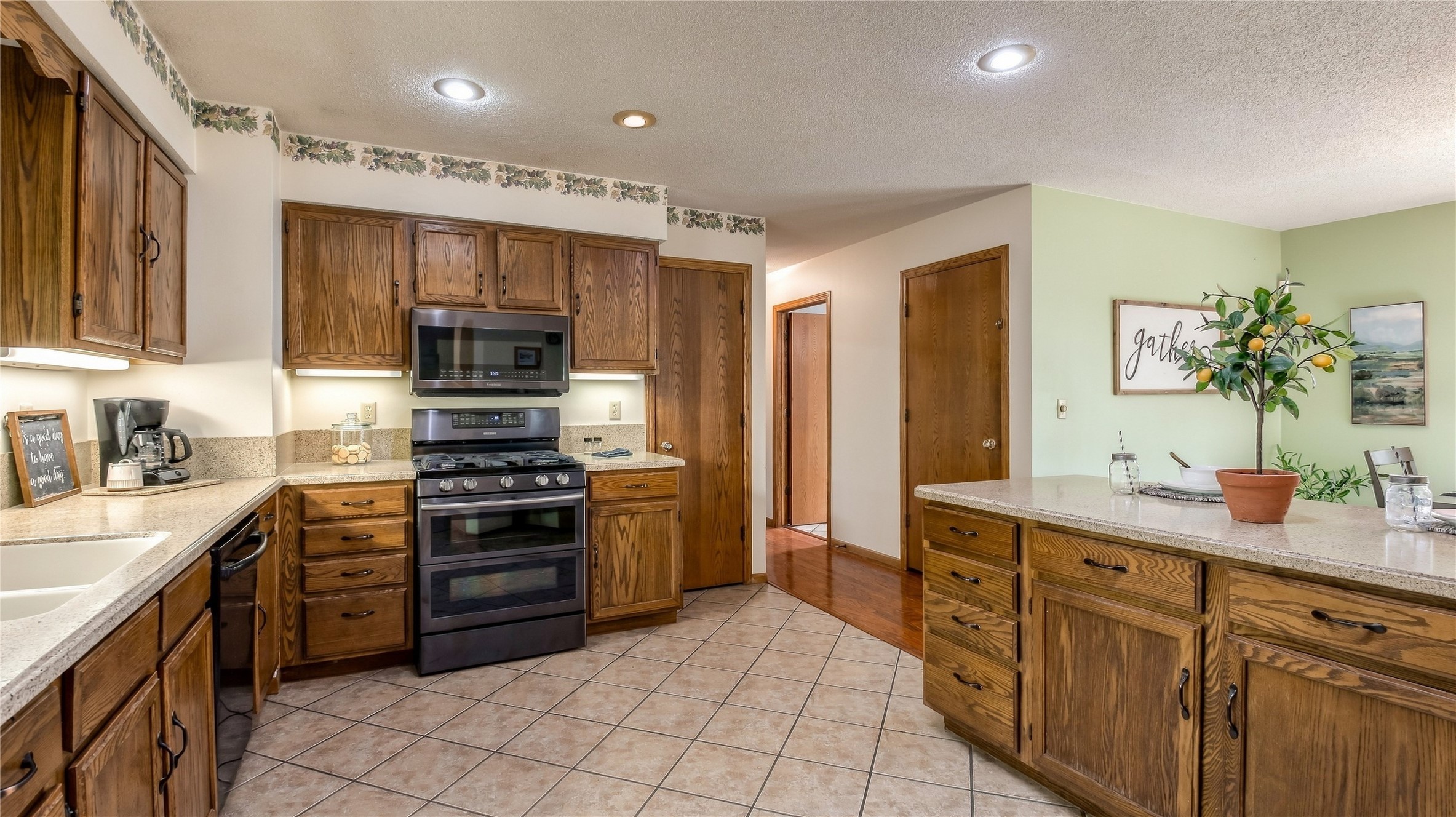 503 Hewitt Street Property Photo 12