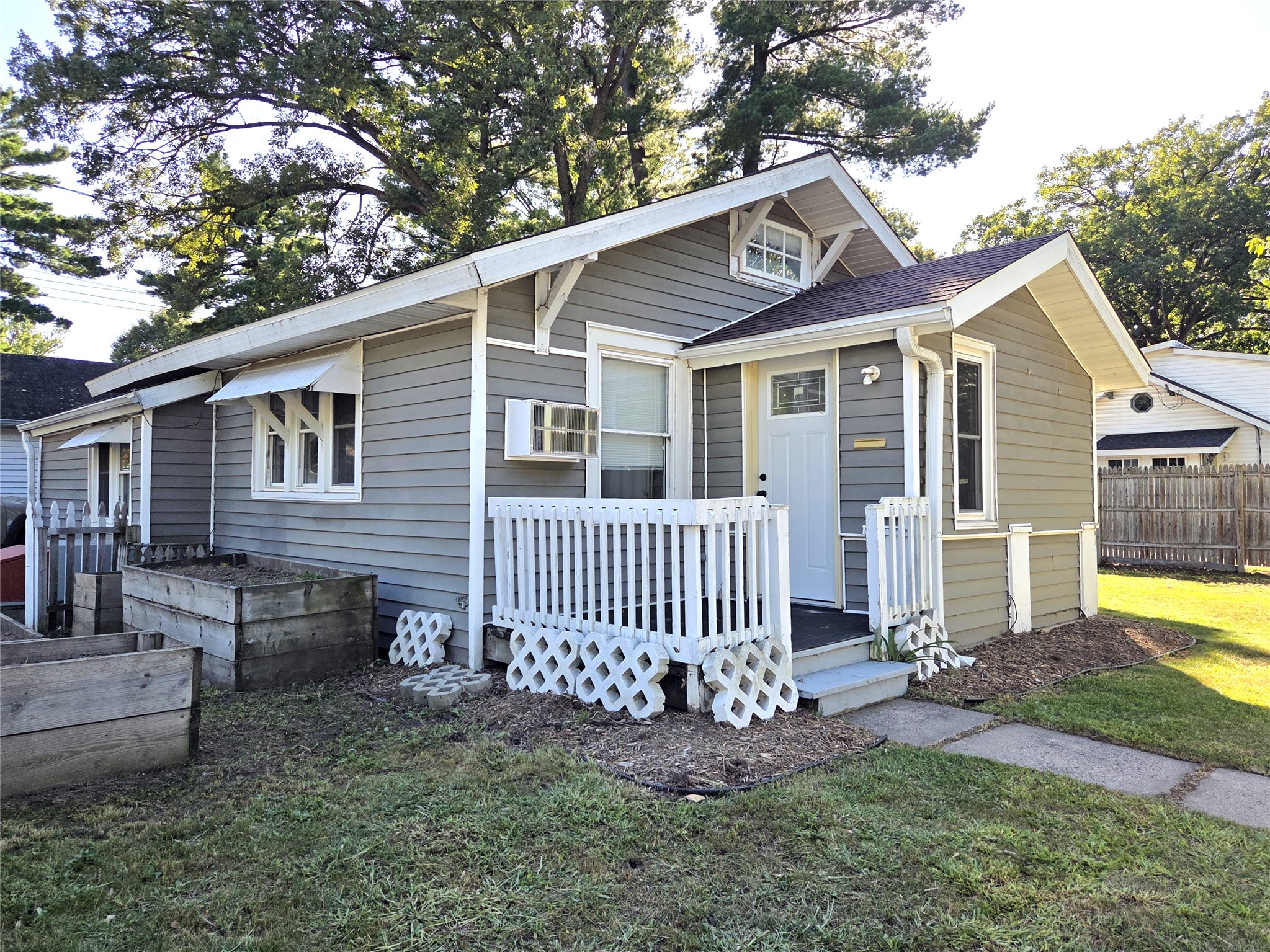 116 W Bundy Street Property Photo 1