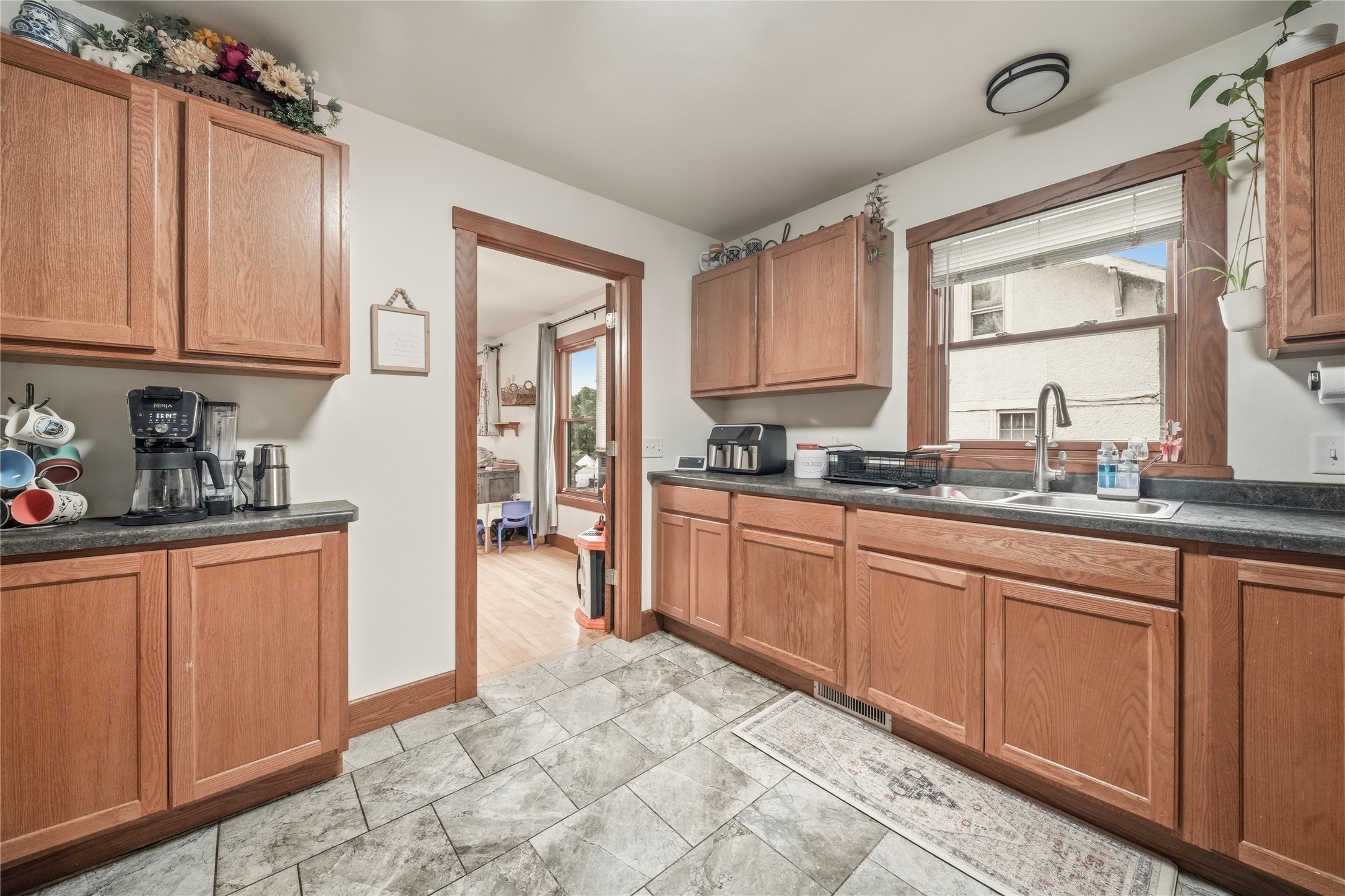 1548 Bellevue Avenue Property Photo 10