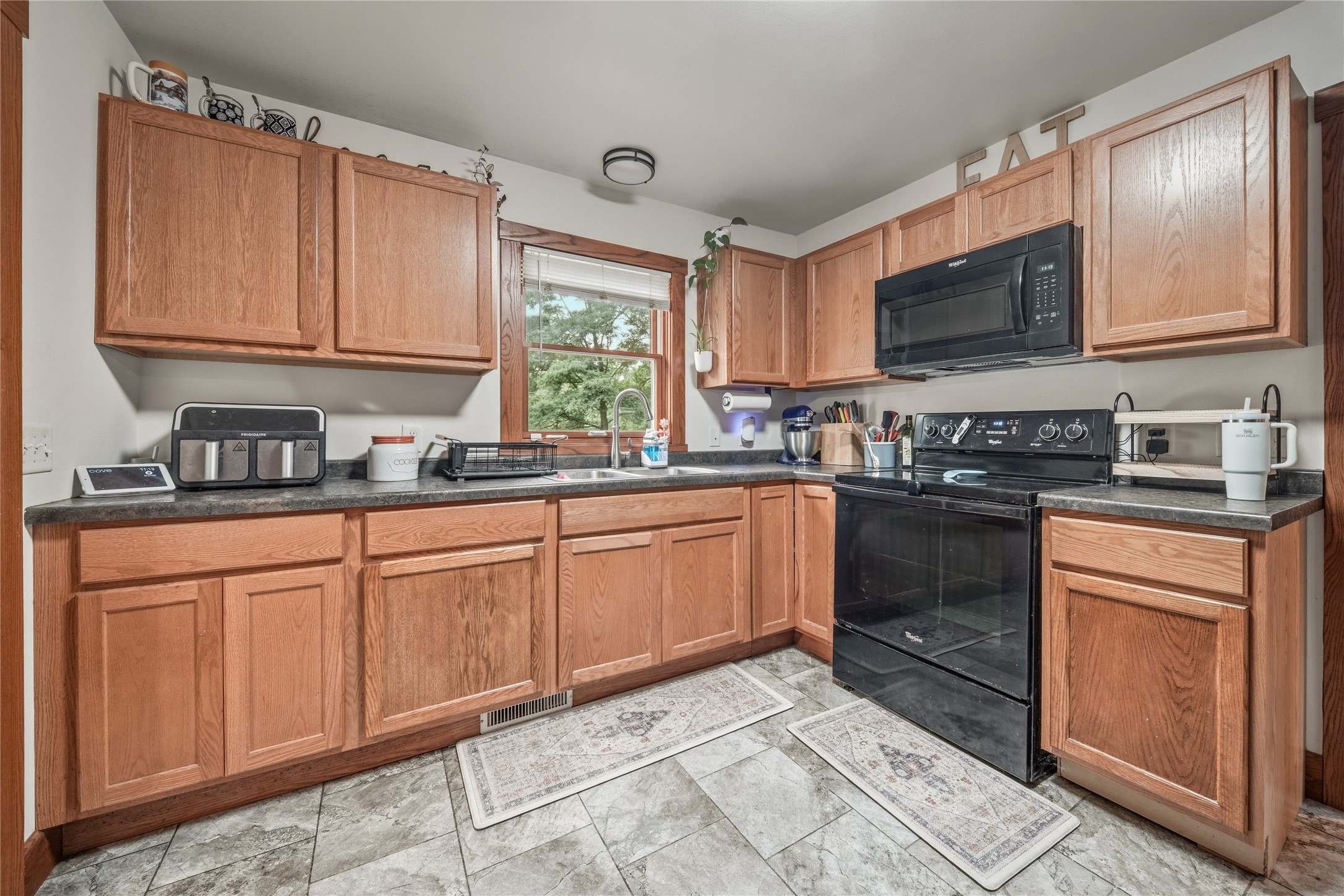 1548 Bellevue Avenue Property Photo 11