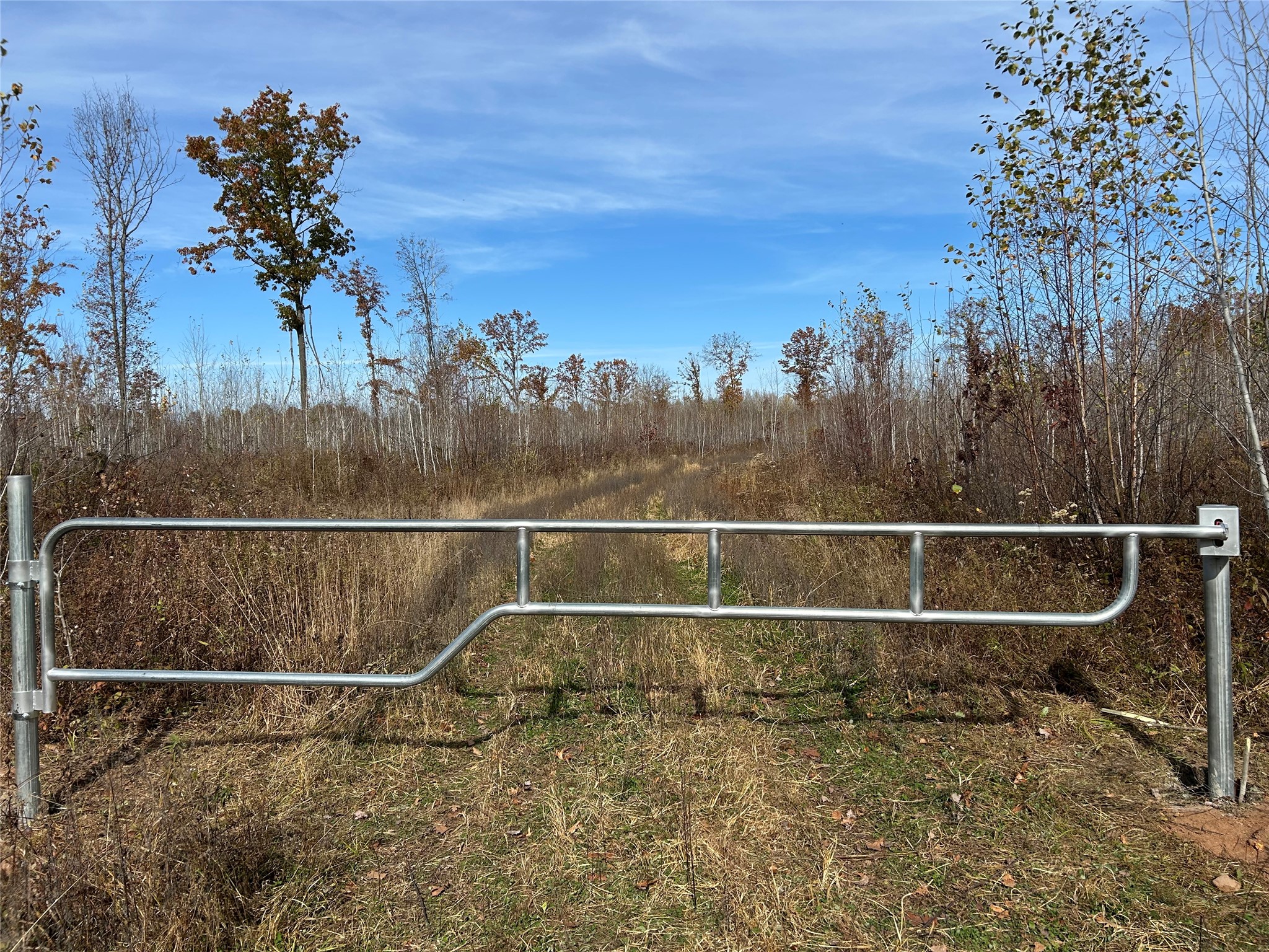 On Broken Arrow Road Property Photo 4