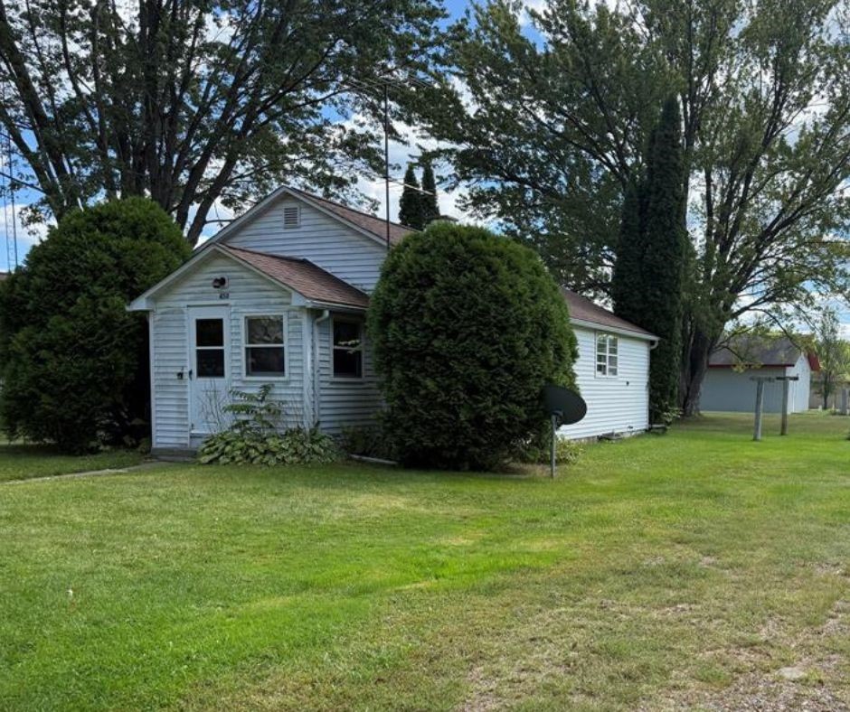 450 E Crumb Street Property Photo 1