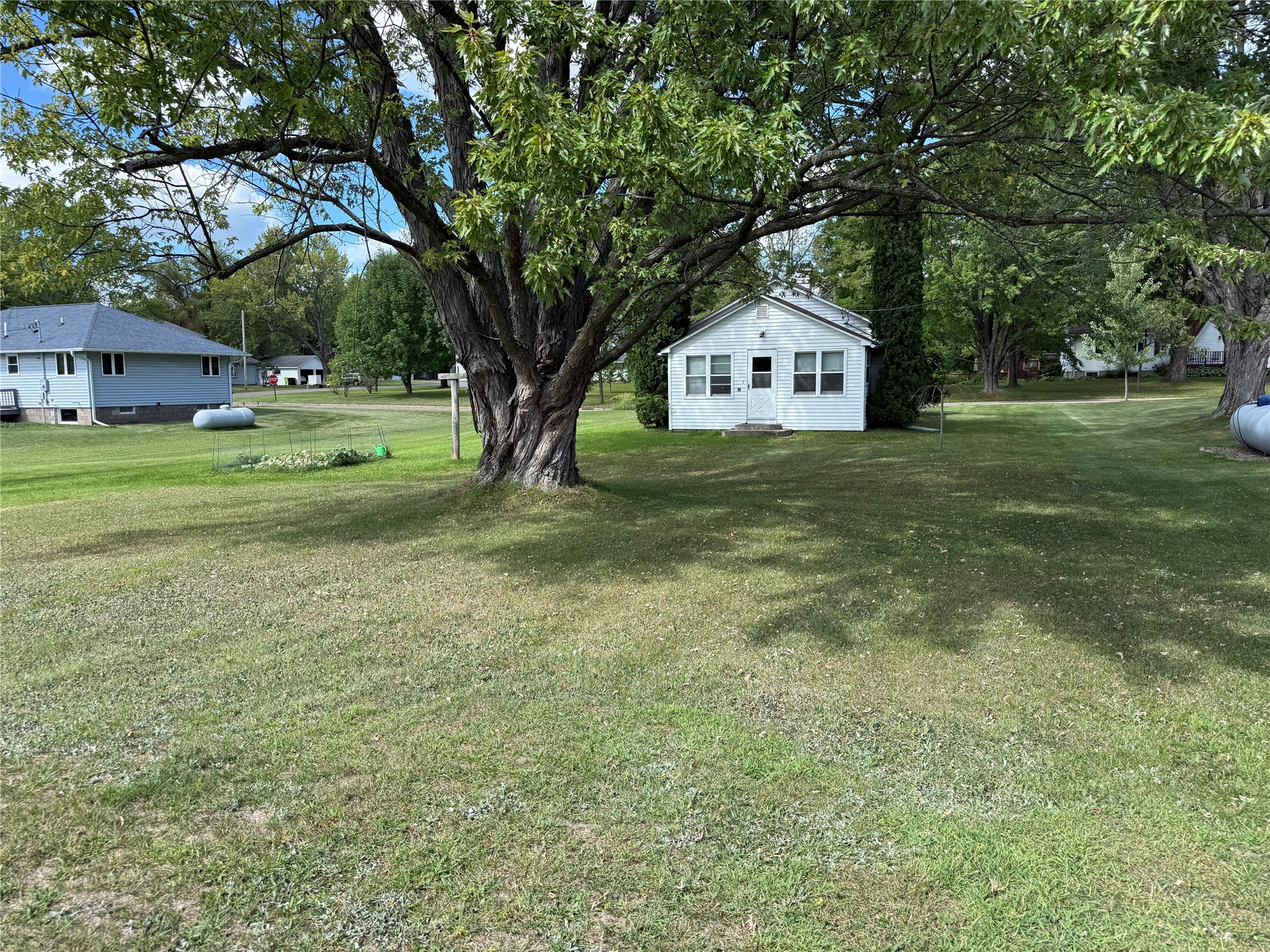 450 E Crumb Street Property Photo 4