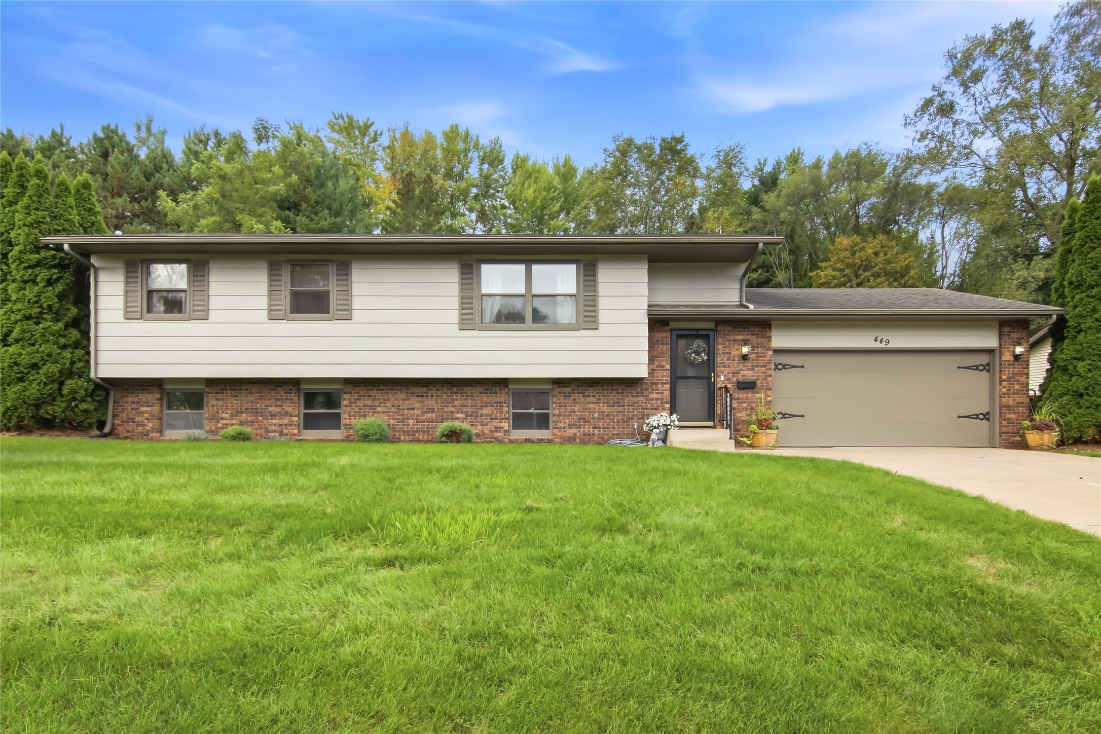 449 Komro Court Property Photo 1