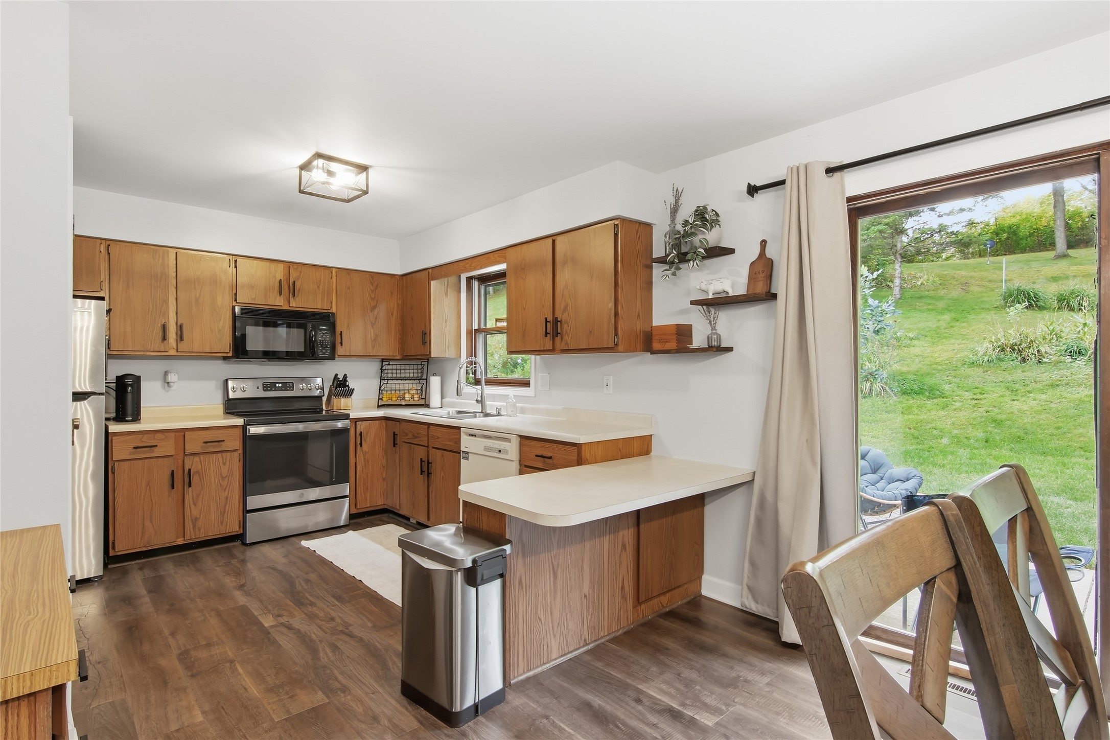 449 Komro Court Property Photo 8
