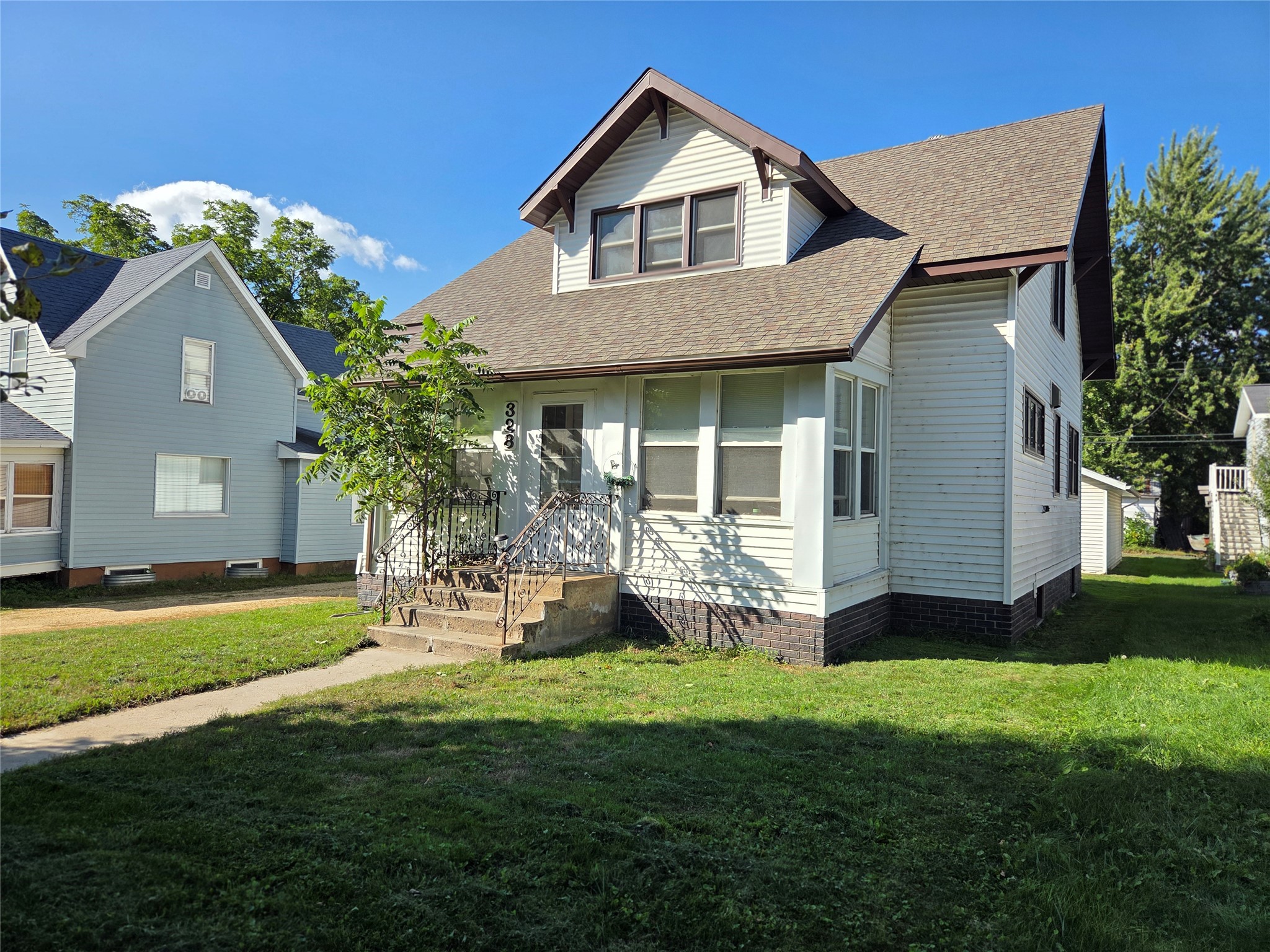 328 Maple Street Property Photo 1
