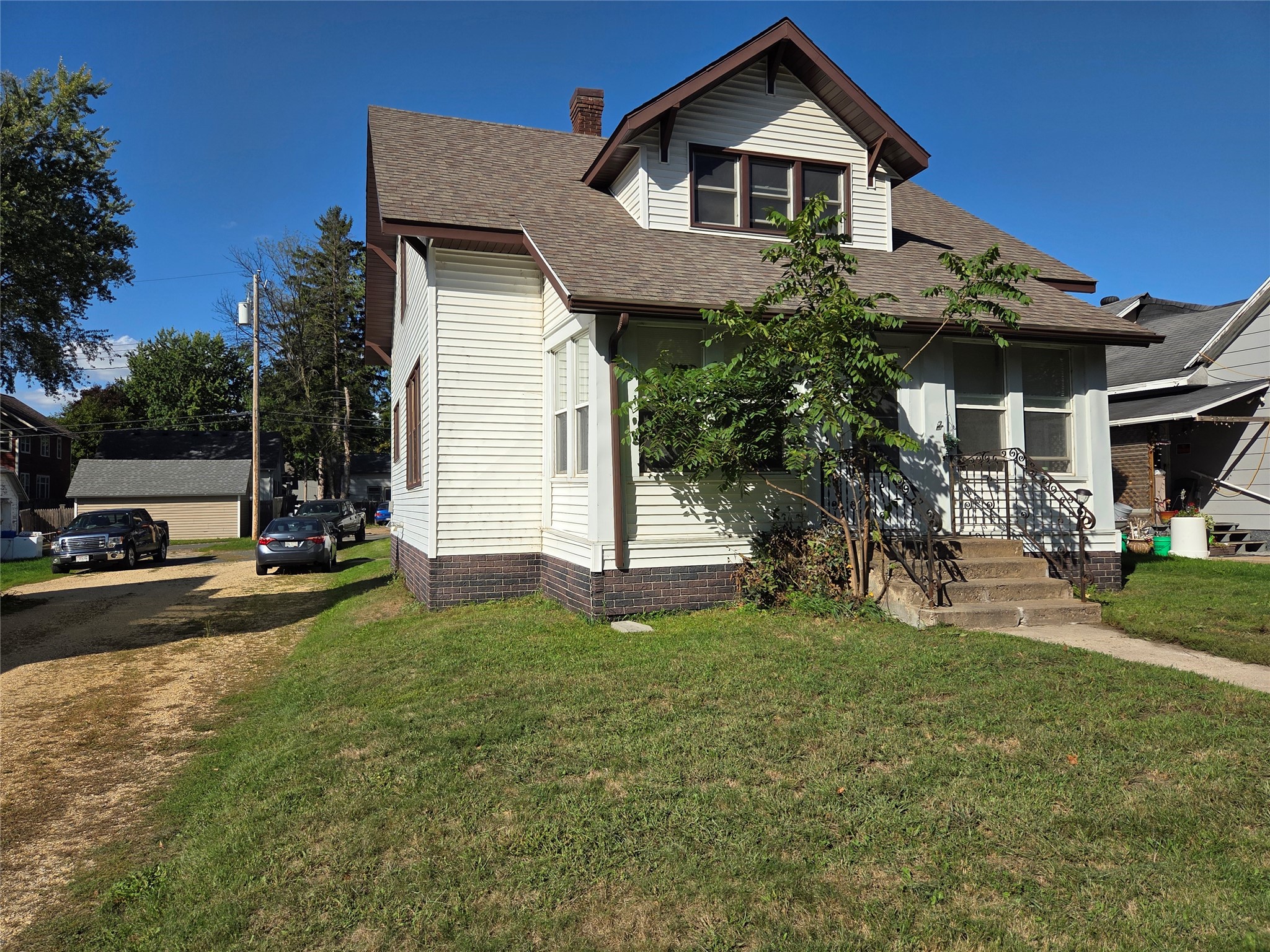 328 Maple Street Property Photo 2