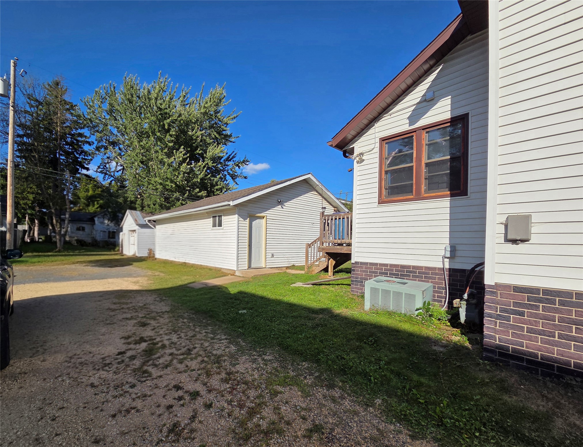 328 Maple Street Property Photo 4