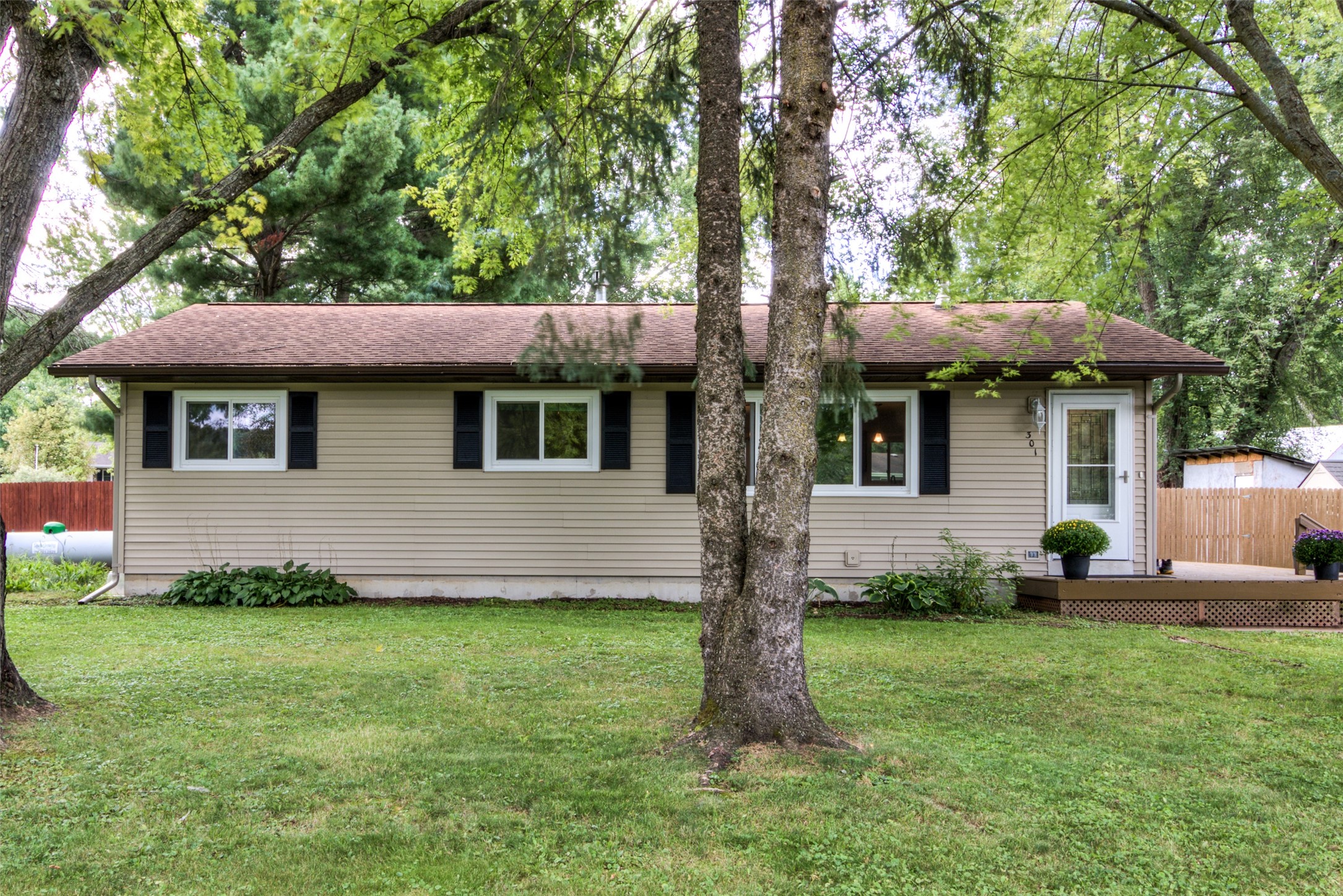 301 Wapiti Lane Property Photo 1