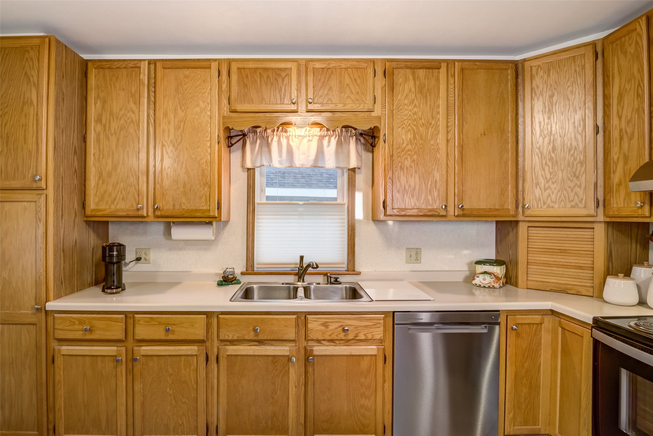857 Starr Avenue Property Photo 9