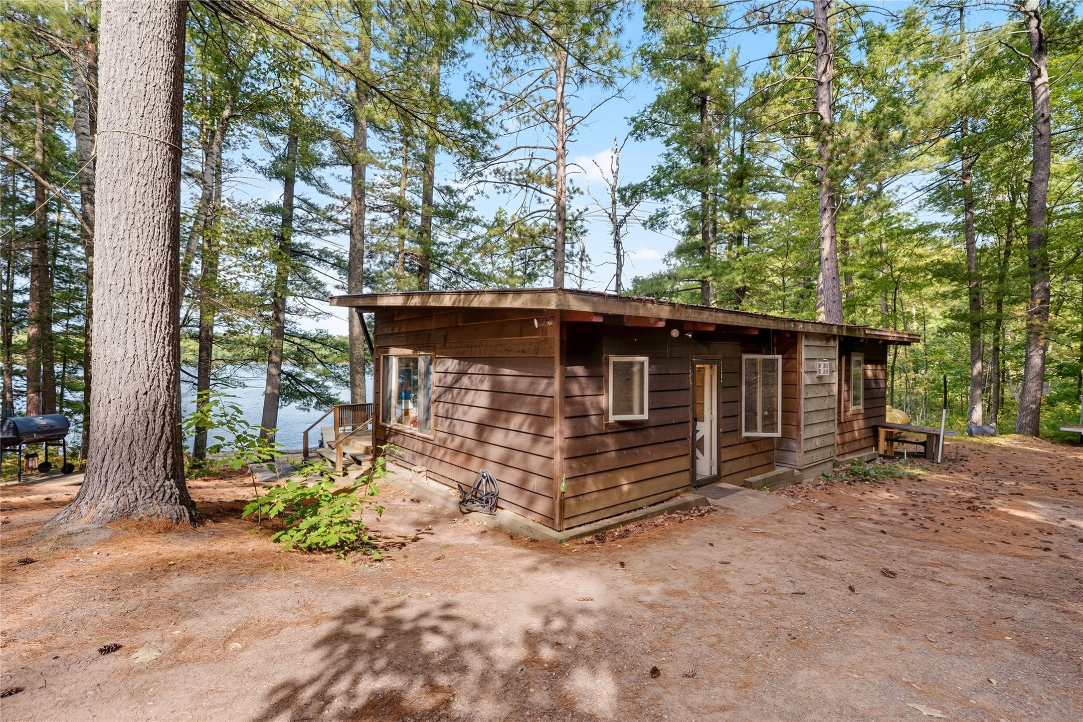 17305 Pioneer Road Property Photo 1