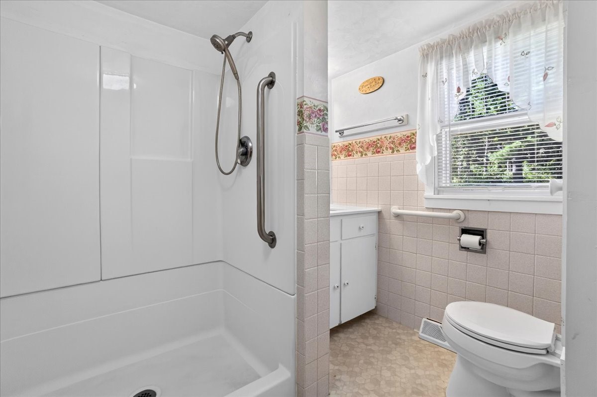 1402 E Blodgett Street Property Photo 16