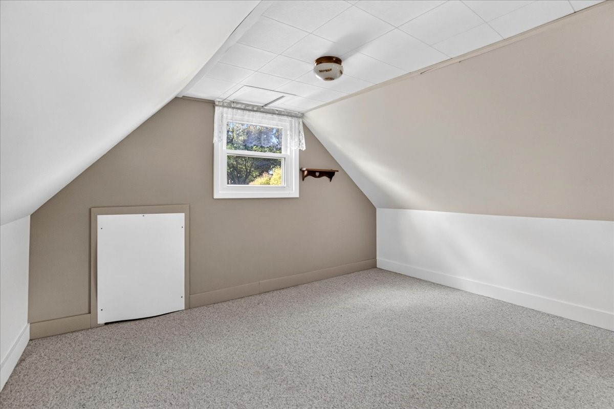 1402 E Blodgett Street Property Photo 19