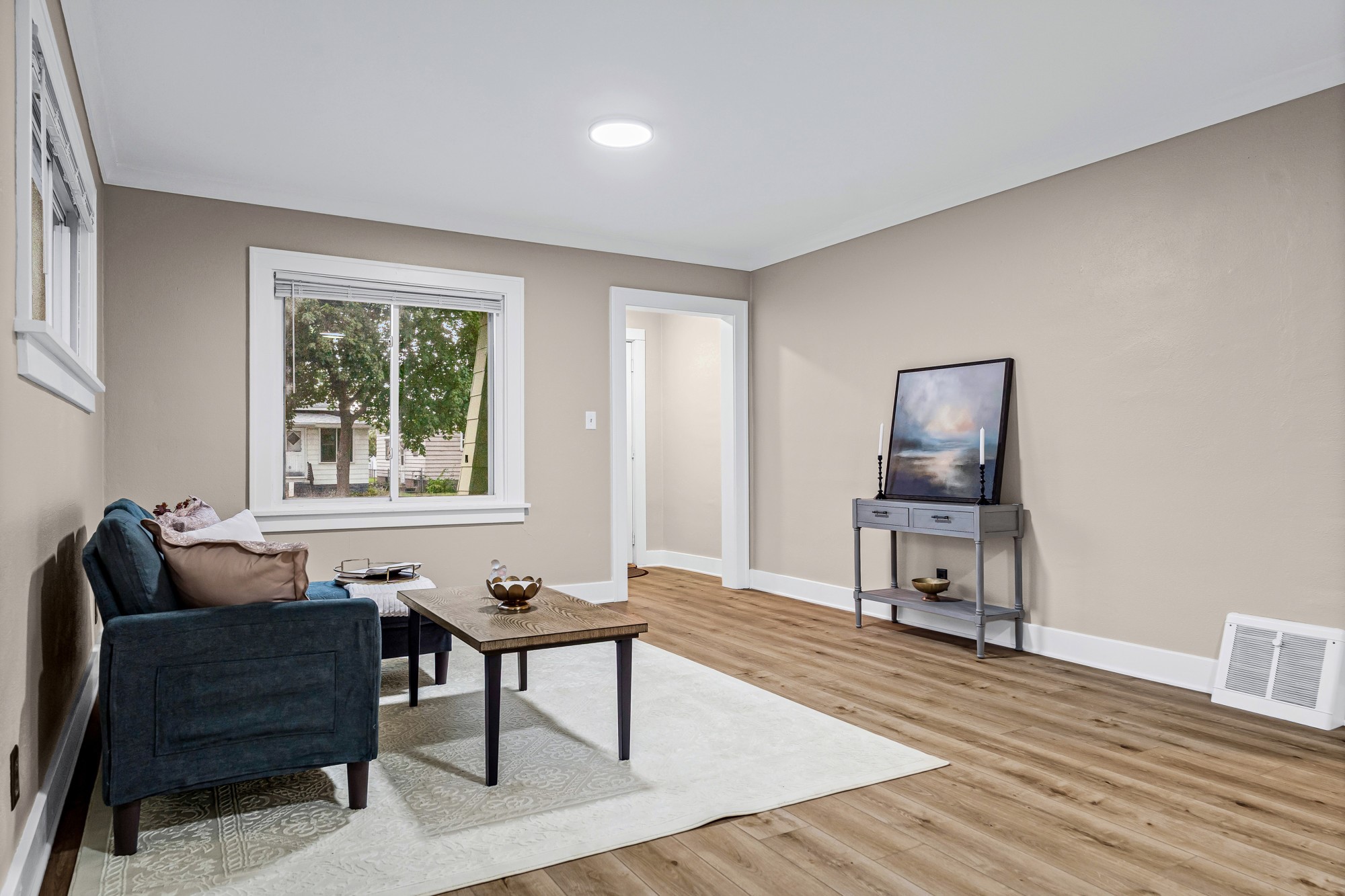 2430 Wood Street Property Photo 6