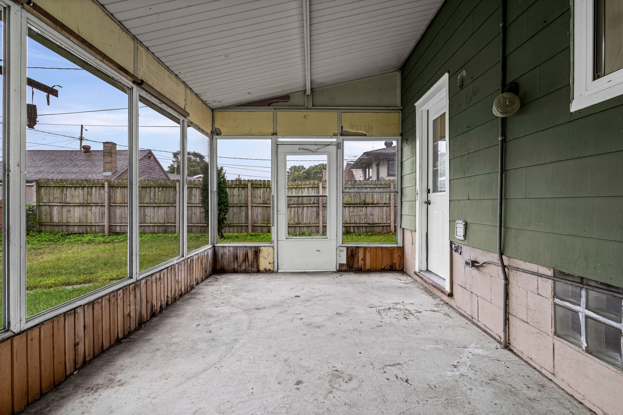 2430 Wood Street Property Photo 22