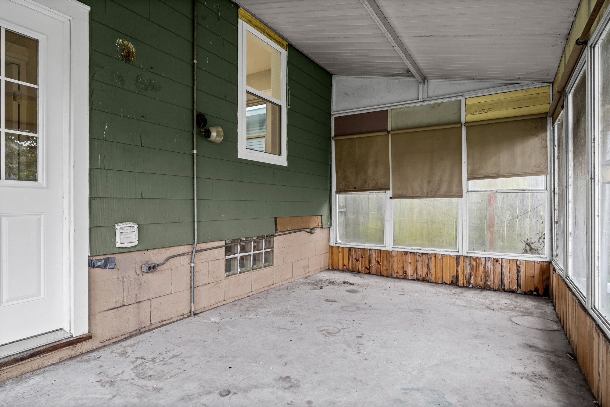 2430 Wood Street Property Photo 23