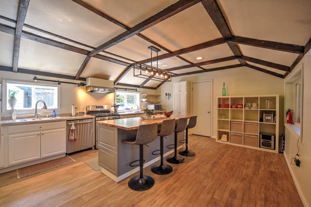 23860 Malone Road Property Photo 7