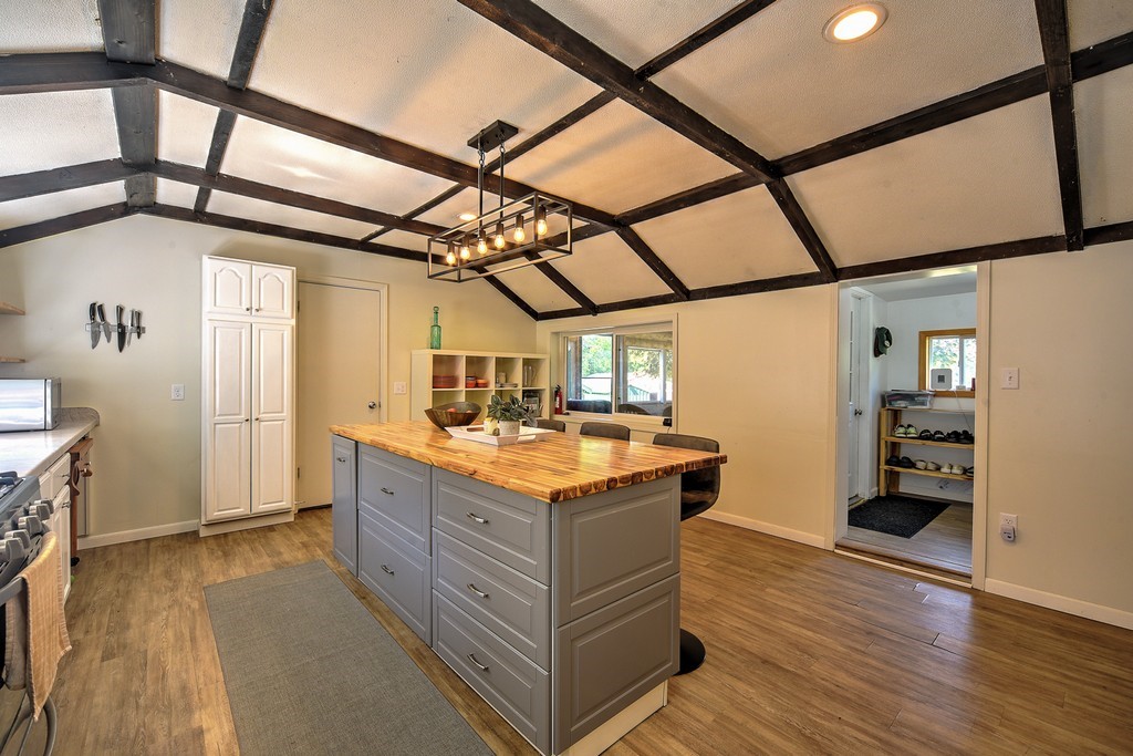 23860 Malone Road Property Photo 8
