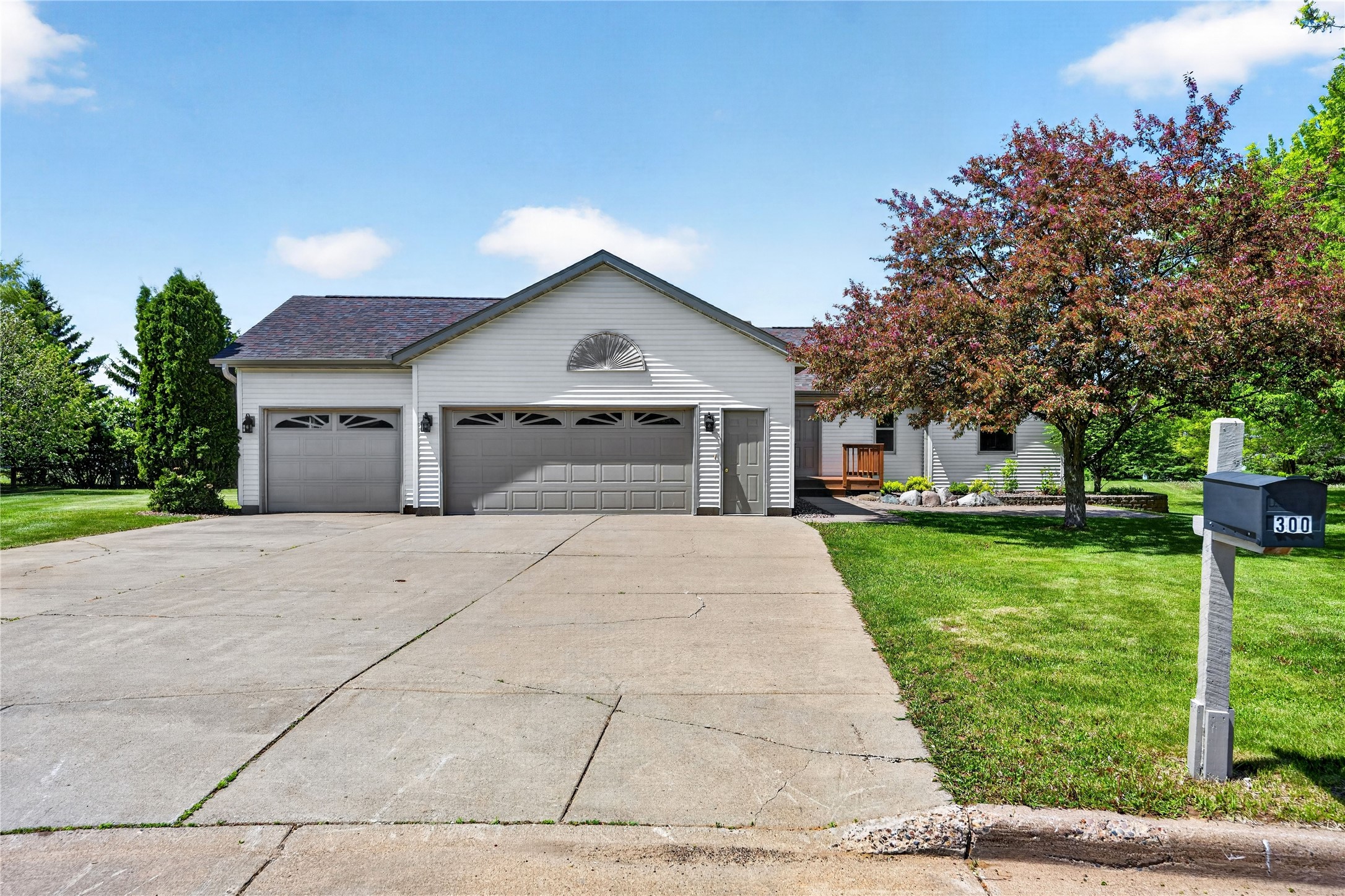 300 Carrie Circle Property Photo 1