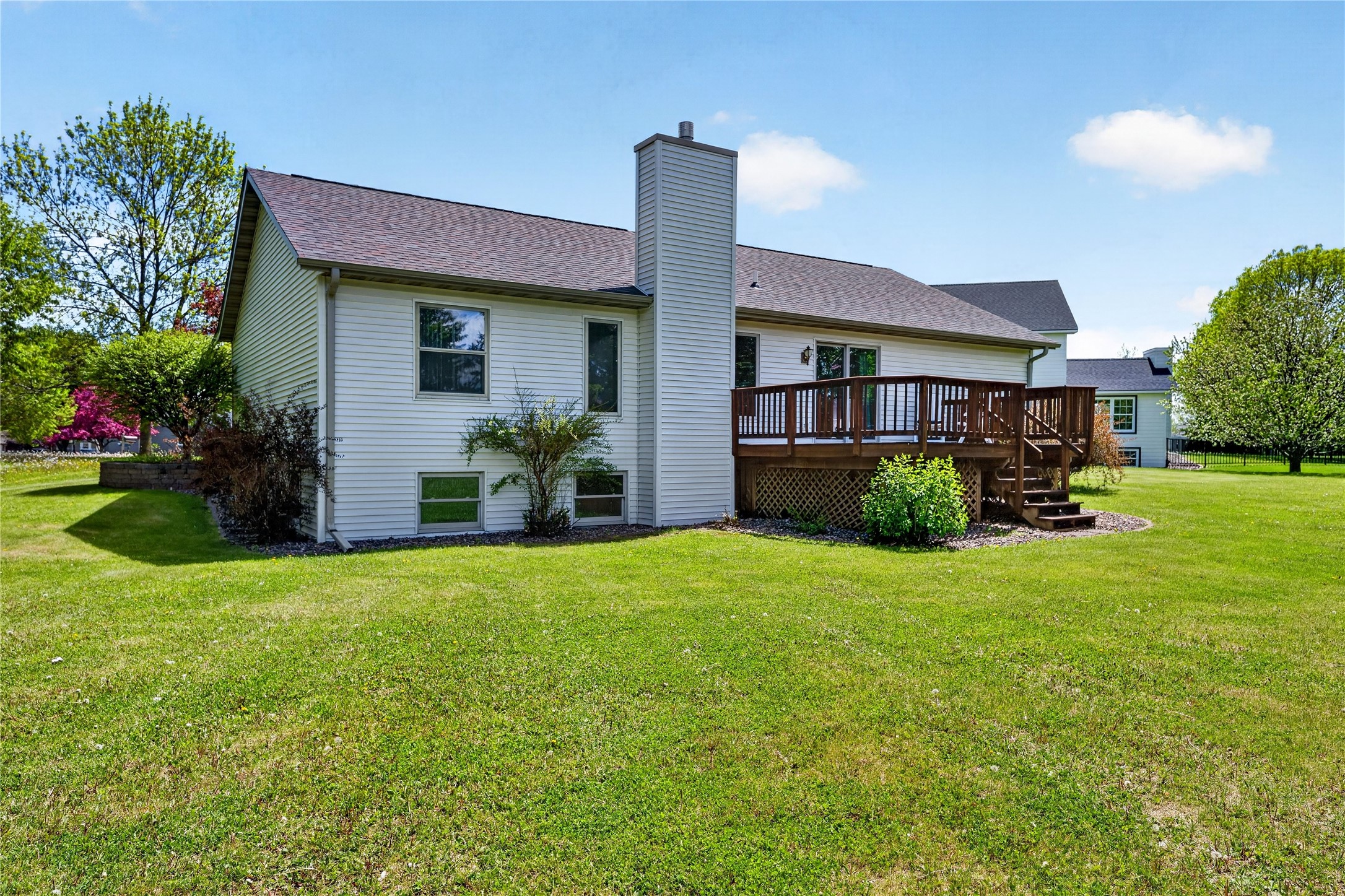 300 Carrie Circle Property Photo 3