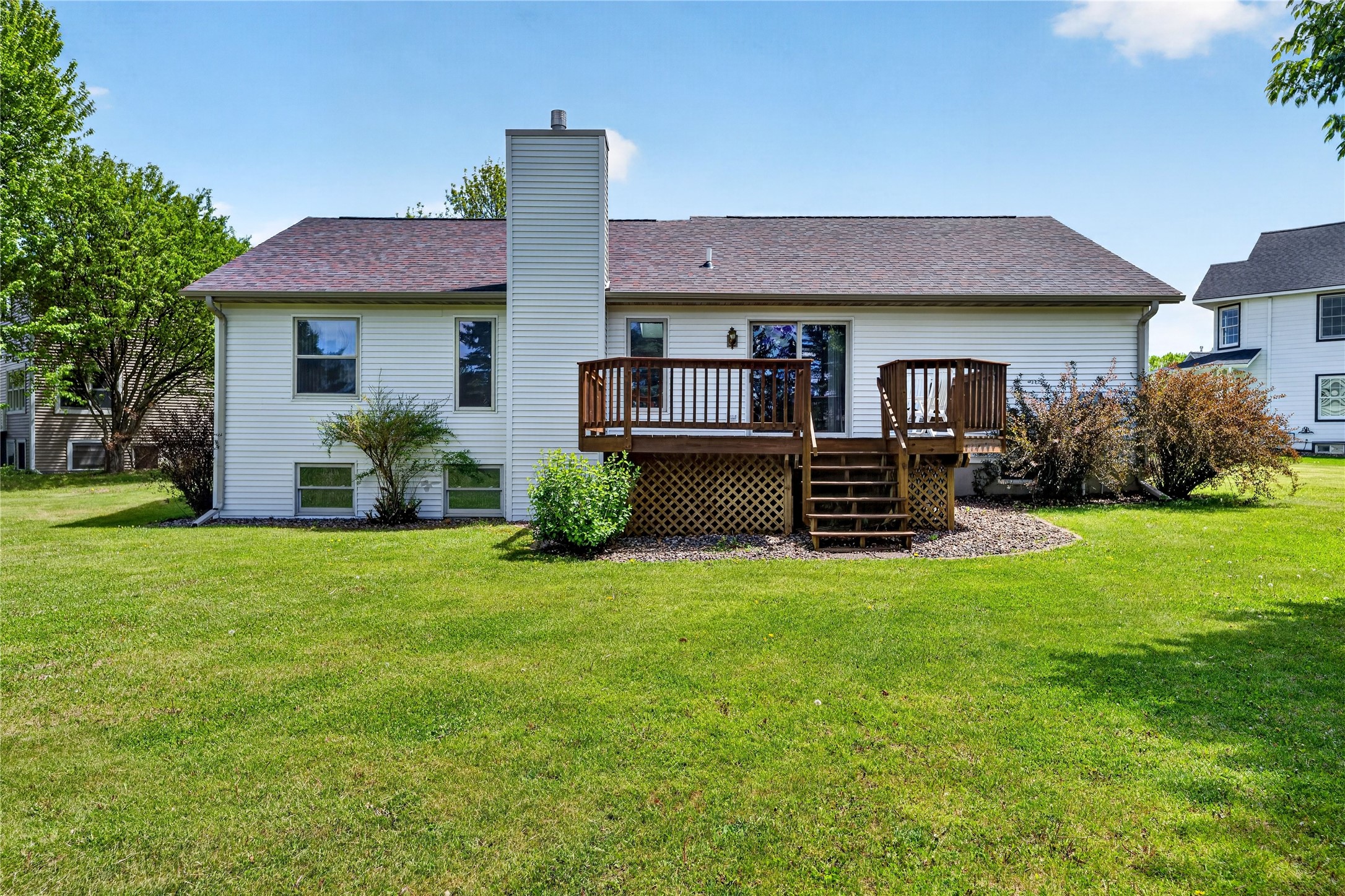 300 Carrie Circle Property Photo 4