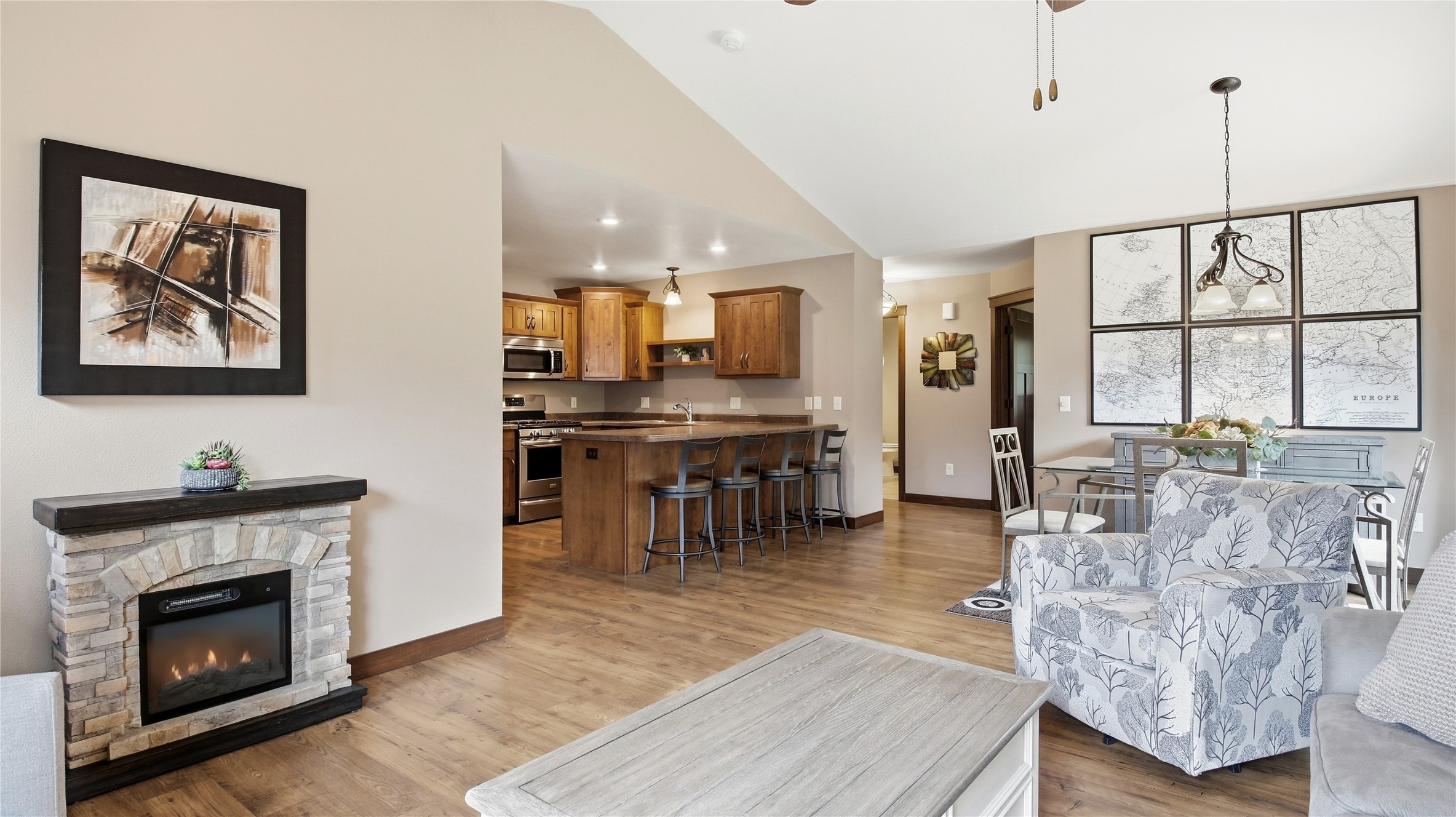 2808 Swallowtail Court Property Photo 2