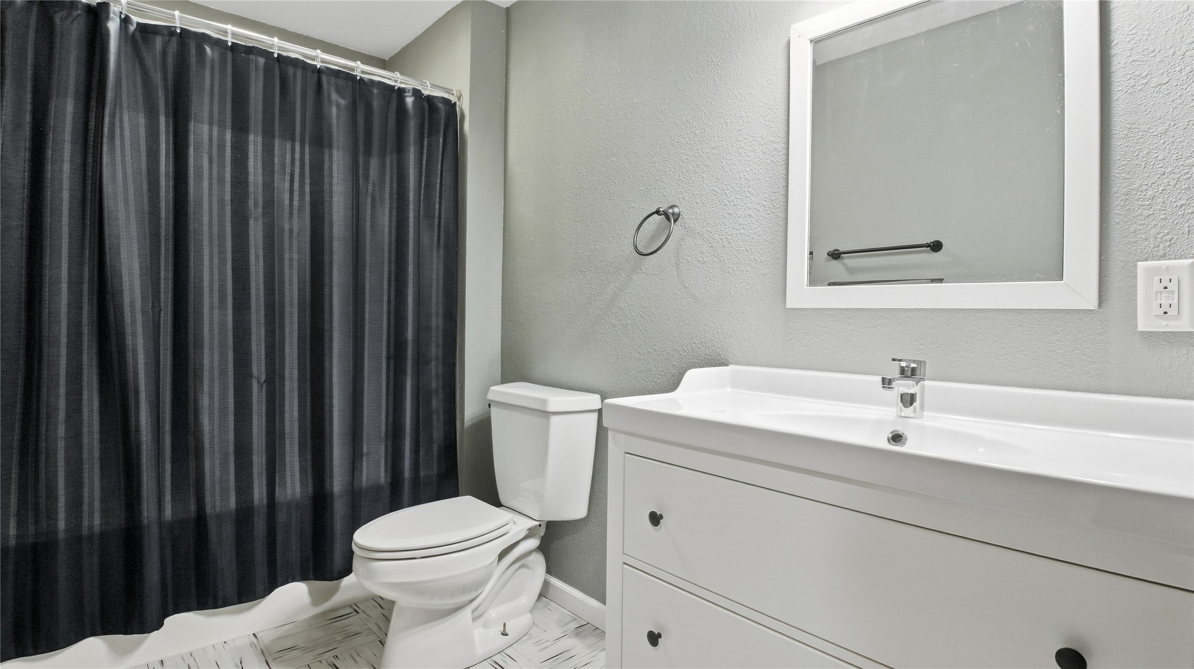 2808 Swallowtail Court Property Photo 27