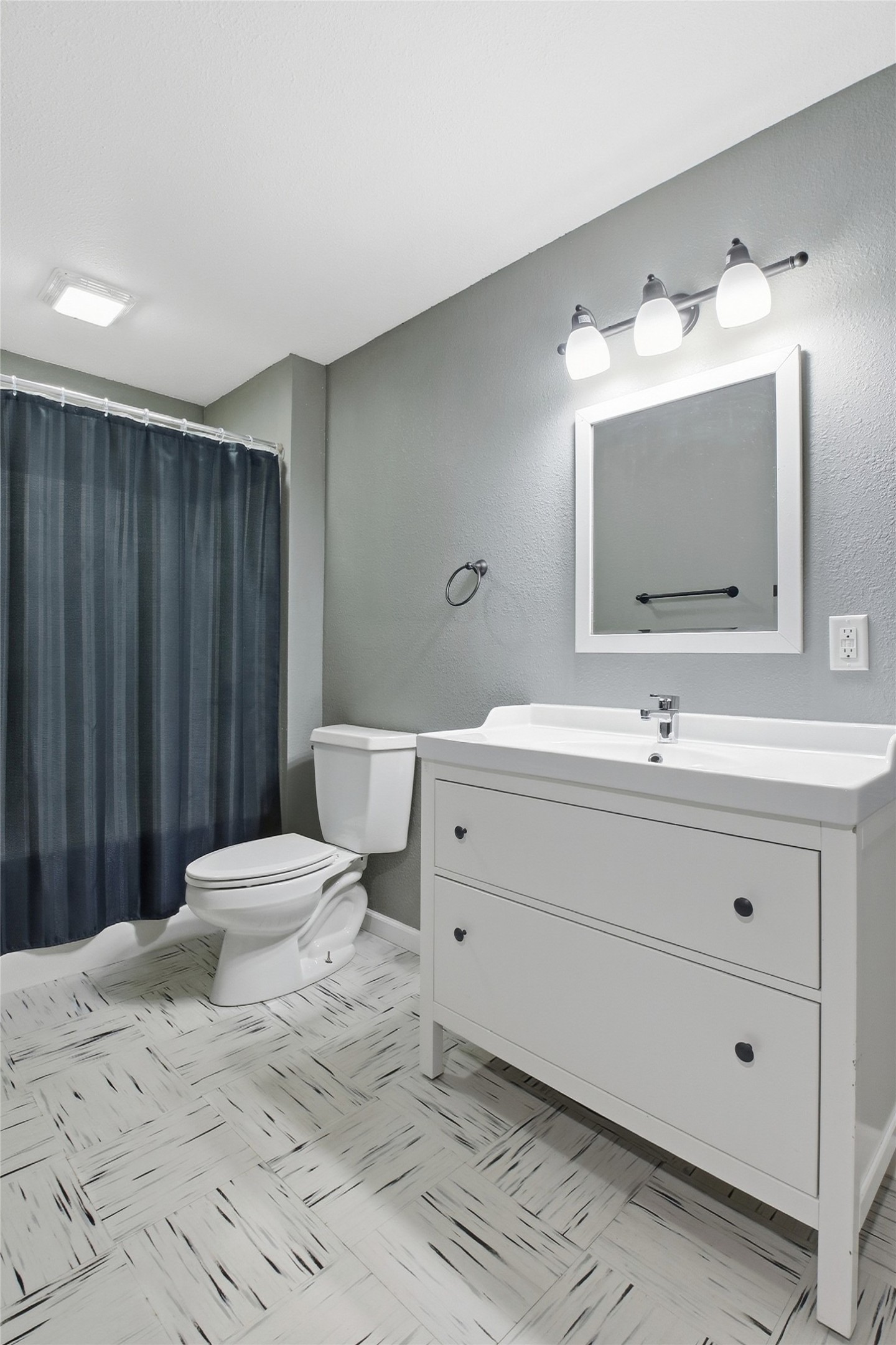 2808 Swallowtail Court Property Photo 28
