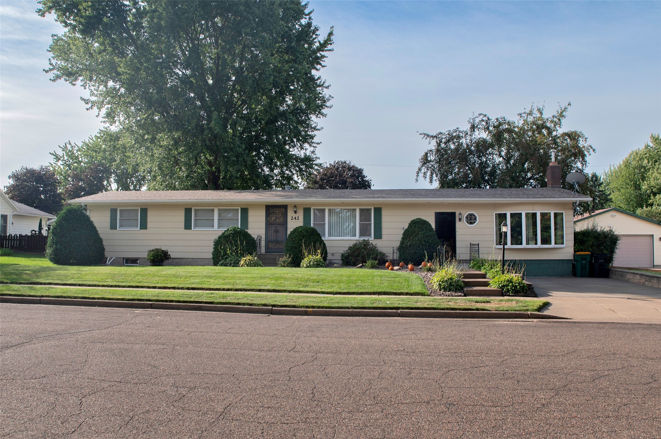 242 E Tyler Avenue Property Photo 40