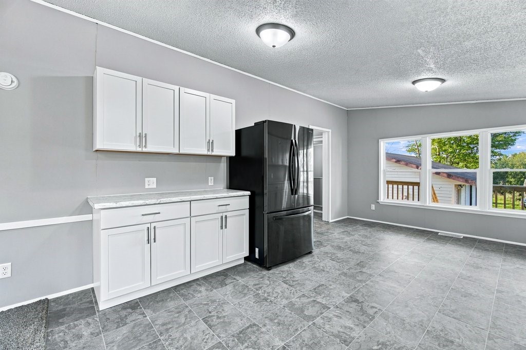 2569 12 3/4 Avenue Property Photo 8
