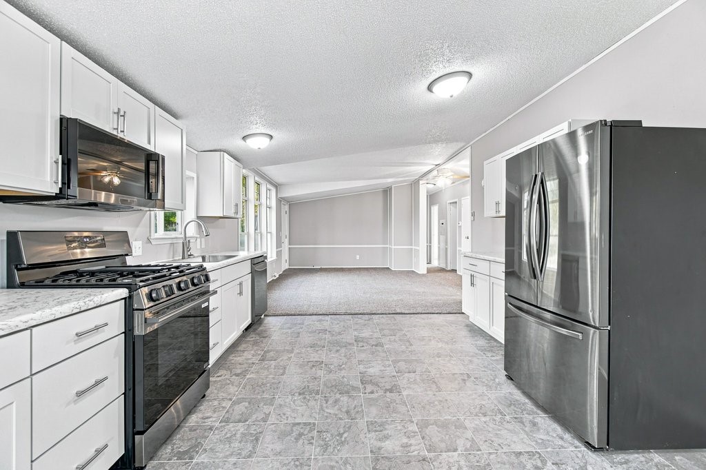 2569 12 3/4 Avenue Property Photo 10