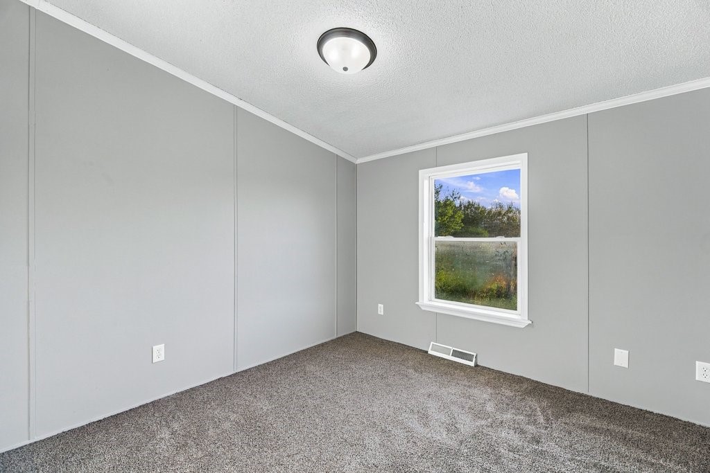 2569 12 3/4 Avenue Property Photo 12