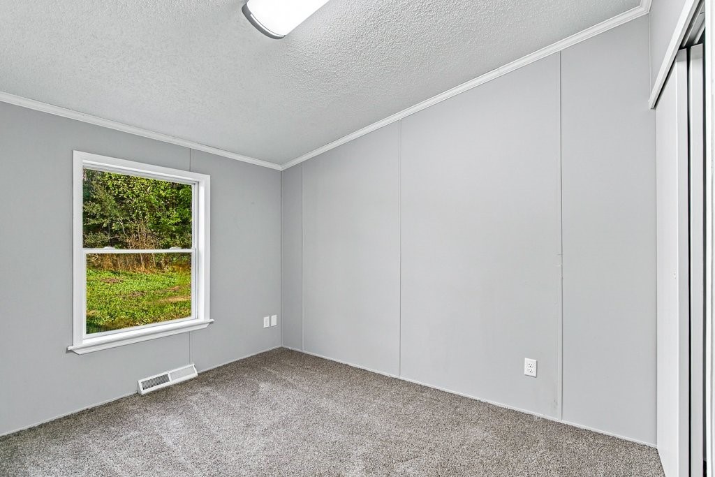 2569 12 3/4 Avenue Property Photo 14
