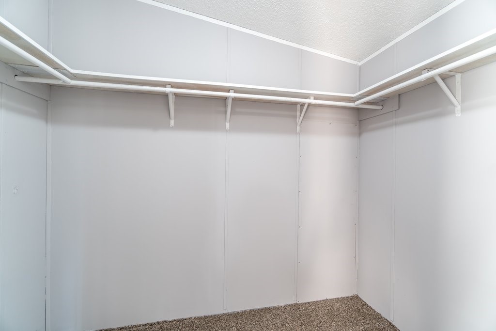 2569 12 3/4 Avenue Property Photo 17