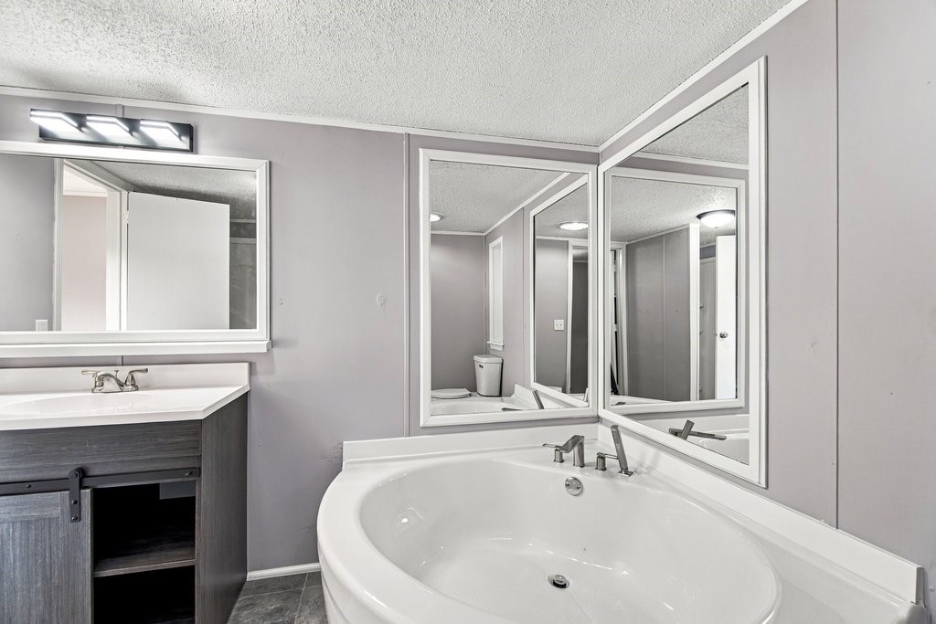 2569 12 3/4 Avenue Property Photo 19
