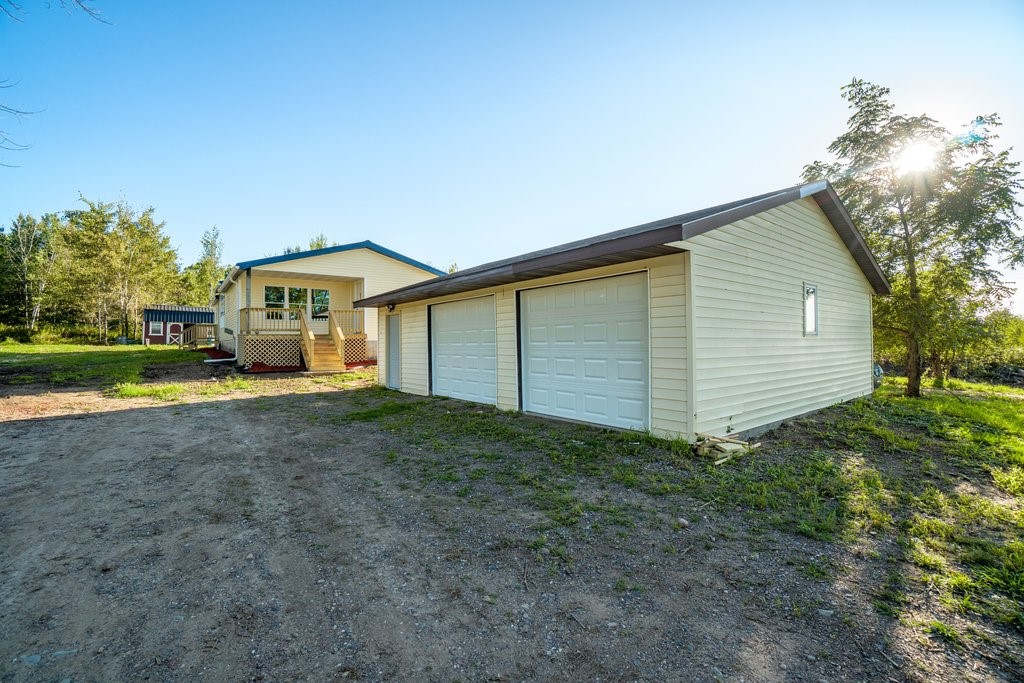 2569 12 3/4 Avenue Property Photo 30