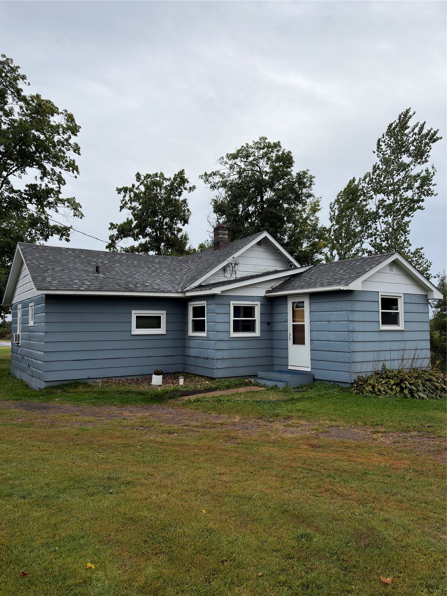171 190th Avenue Property Photo 1