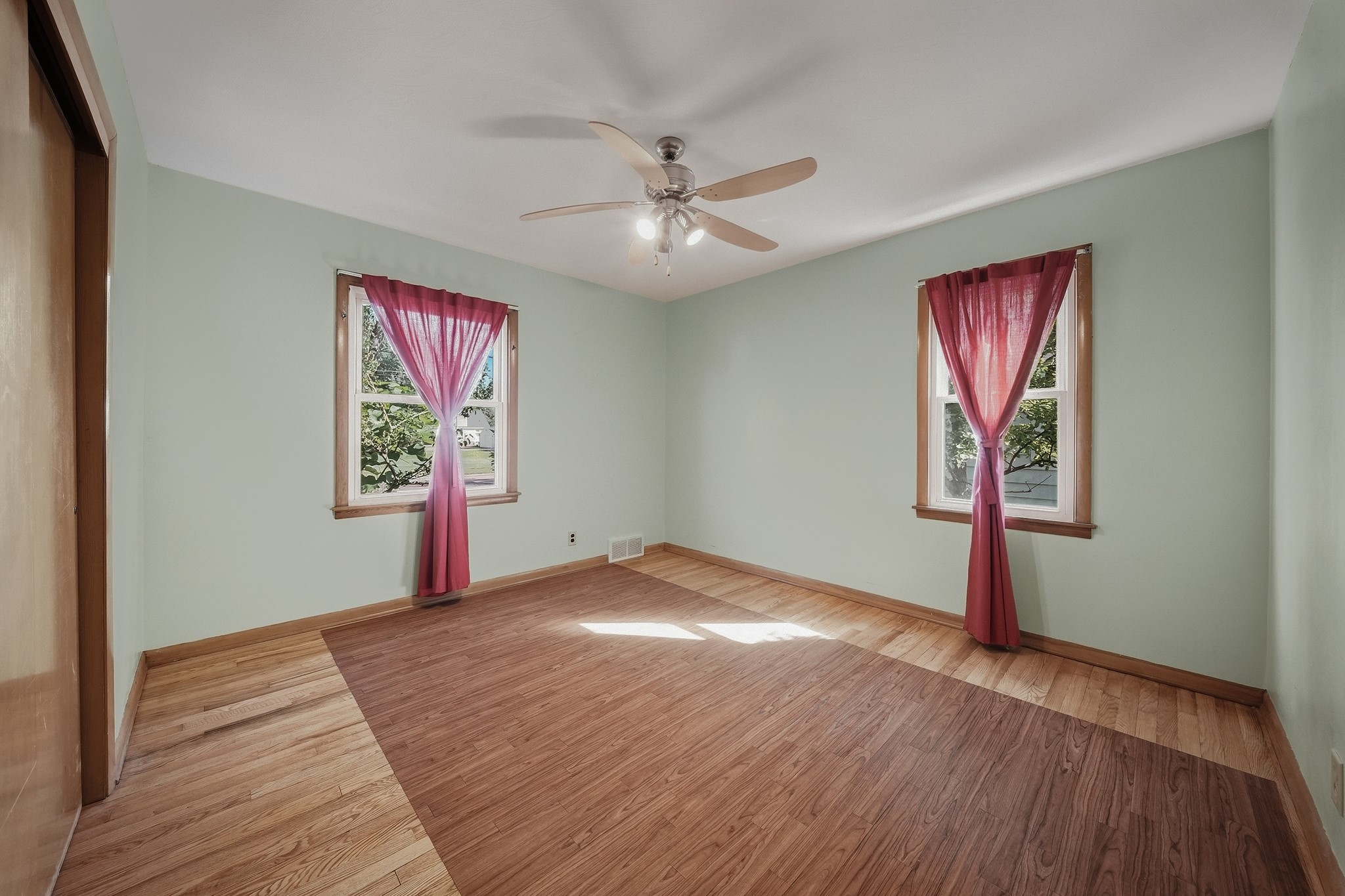 1132 Pershing Street Property Photo 13