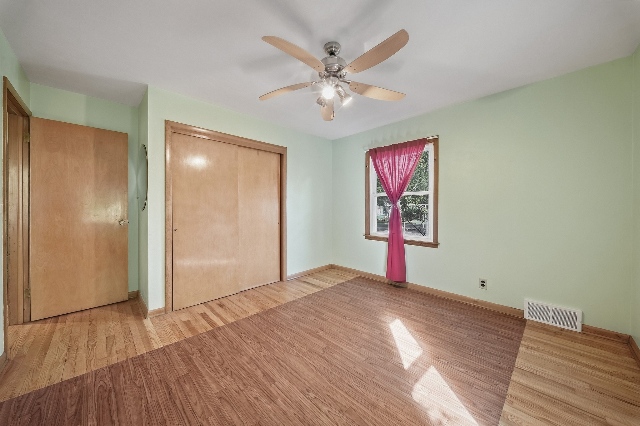 1132 Pershing Street Property Photo 14