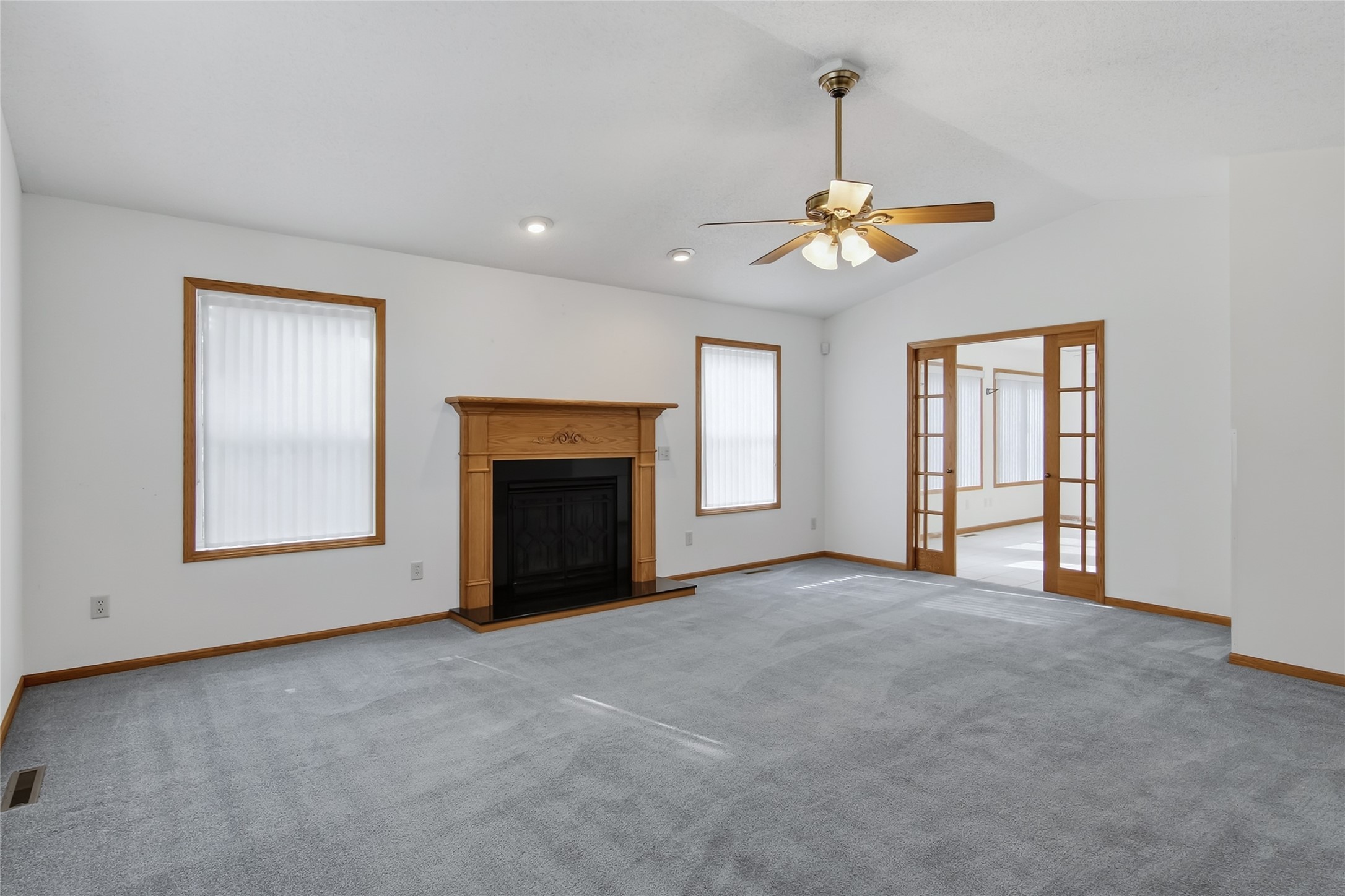 328 Marshall Street Property Photo 4