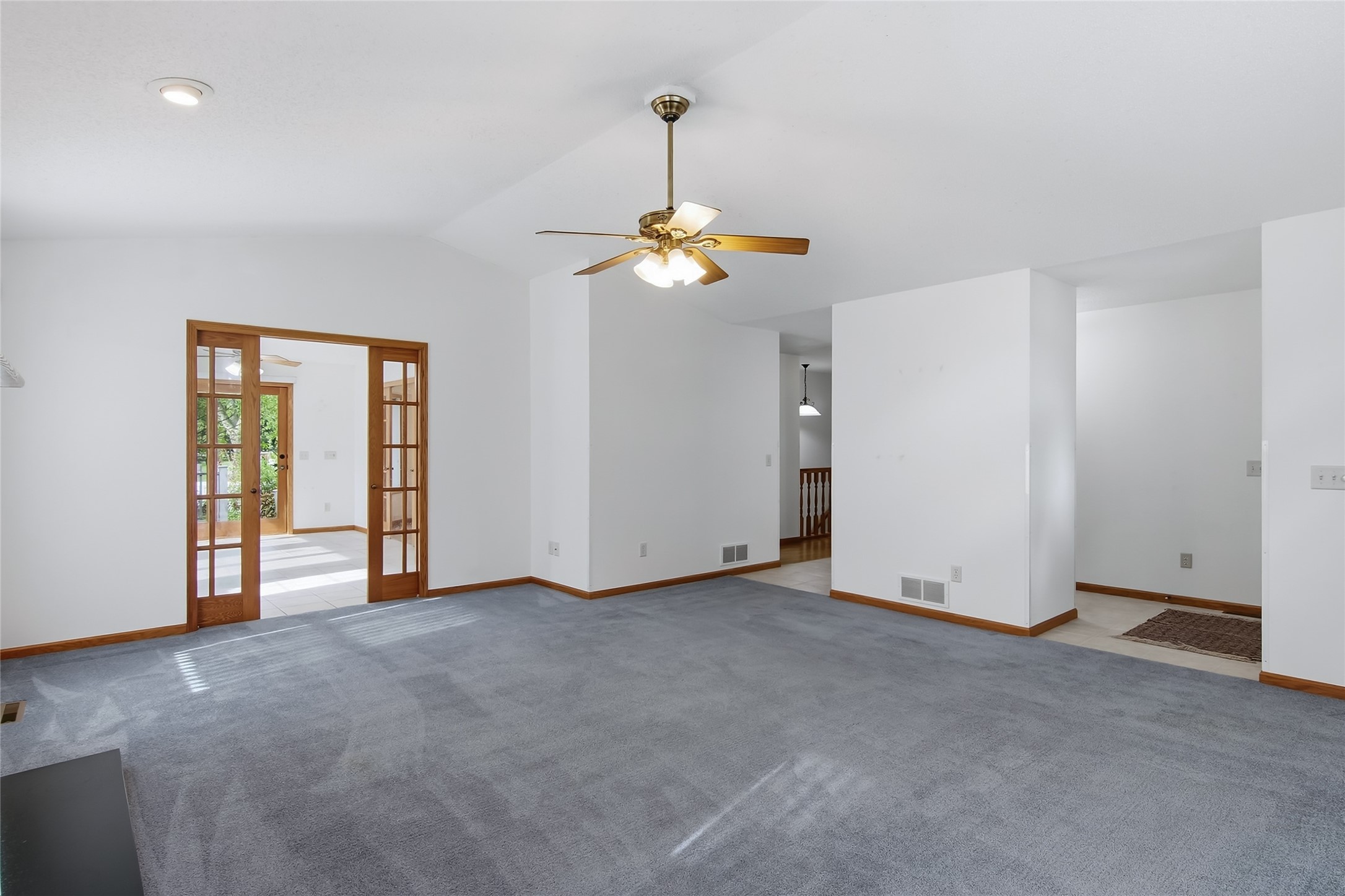 328 Marshall Street Property Photo 5