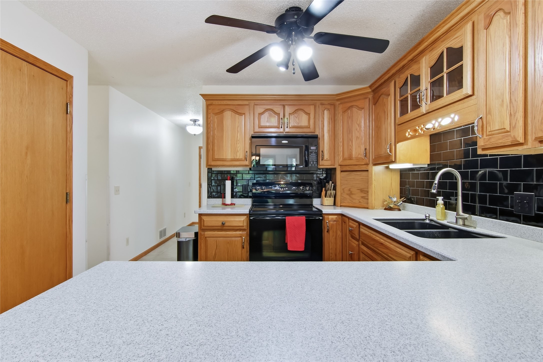 328 Marshall Street Property Photo 10