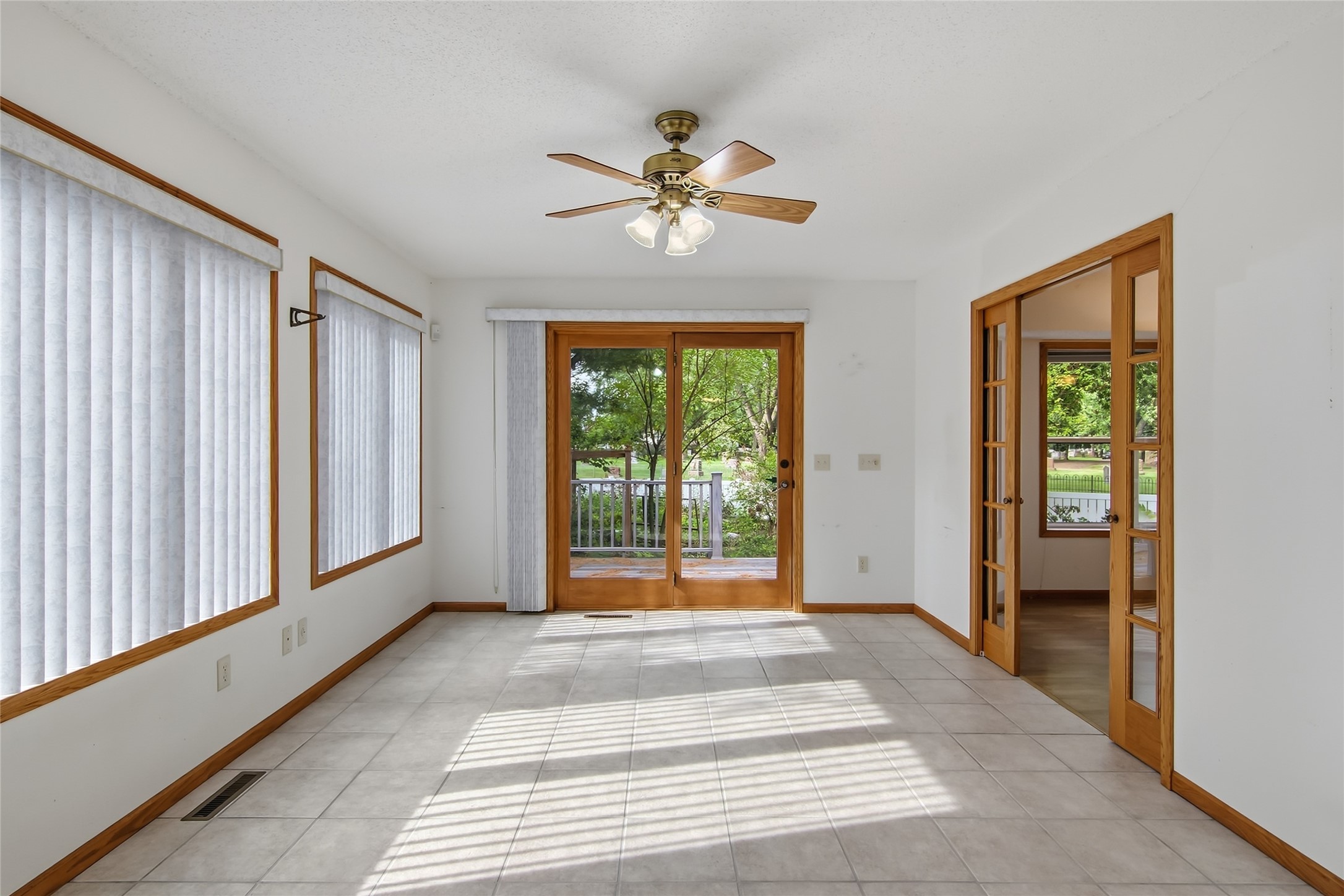 328 Marshall Street Property Photo 13