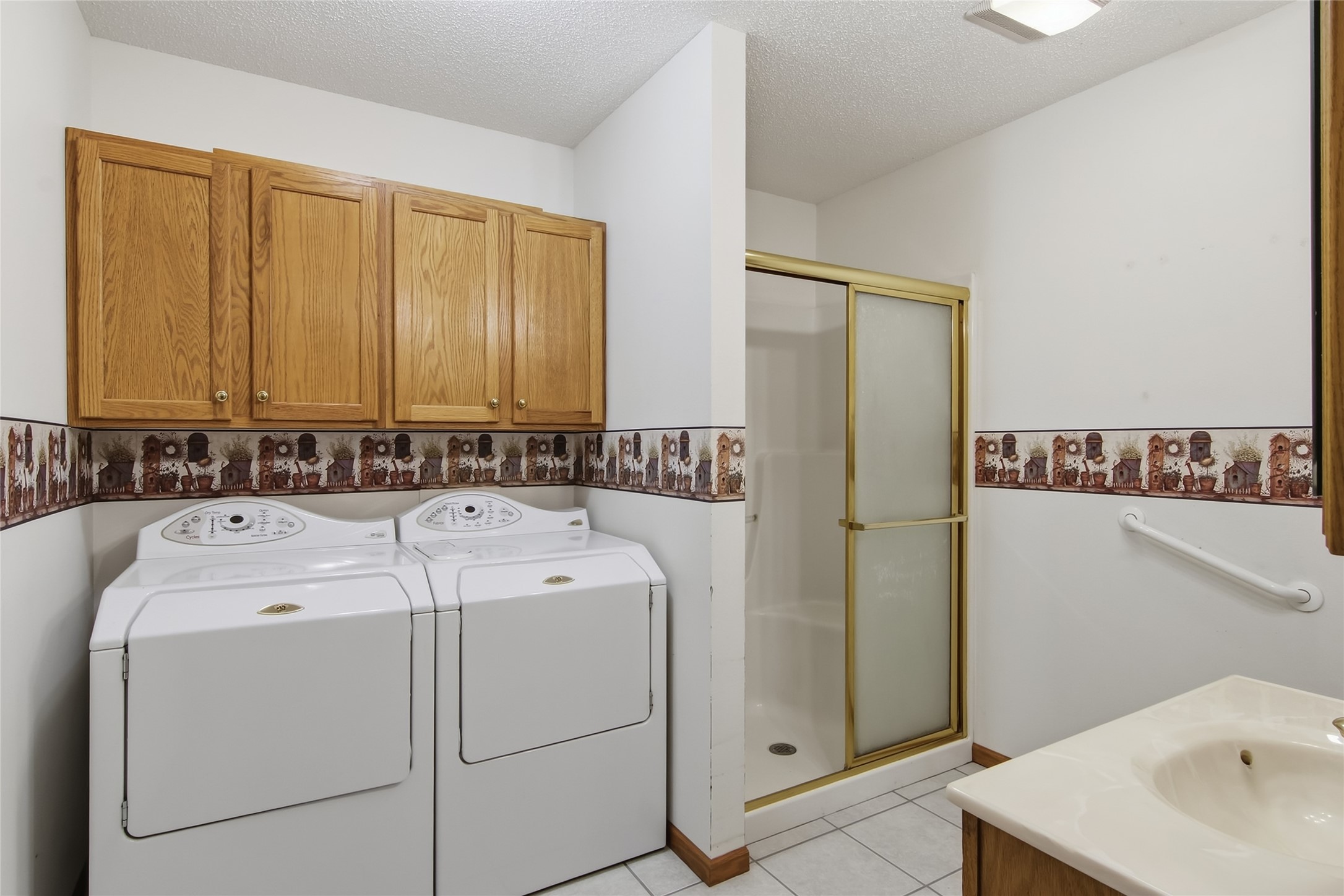 328 Marshall Street Property Photo 28