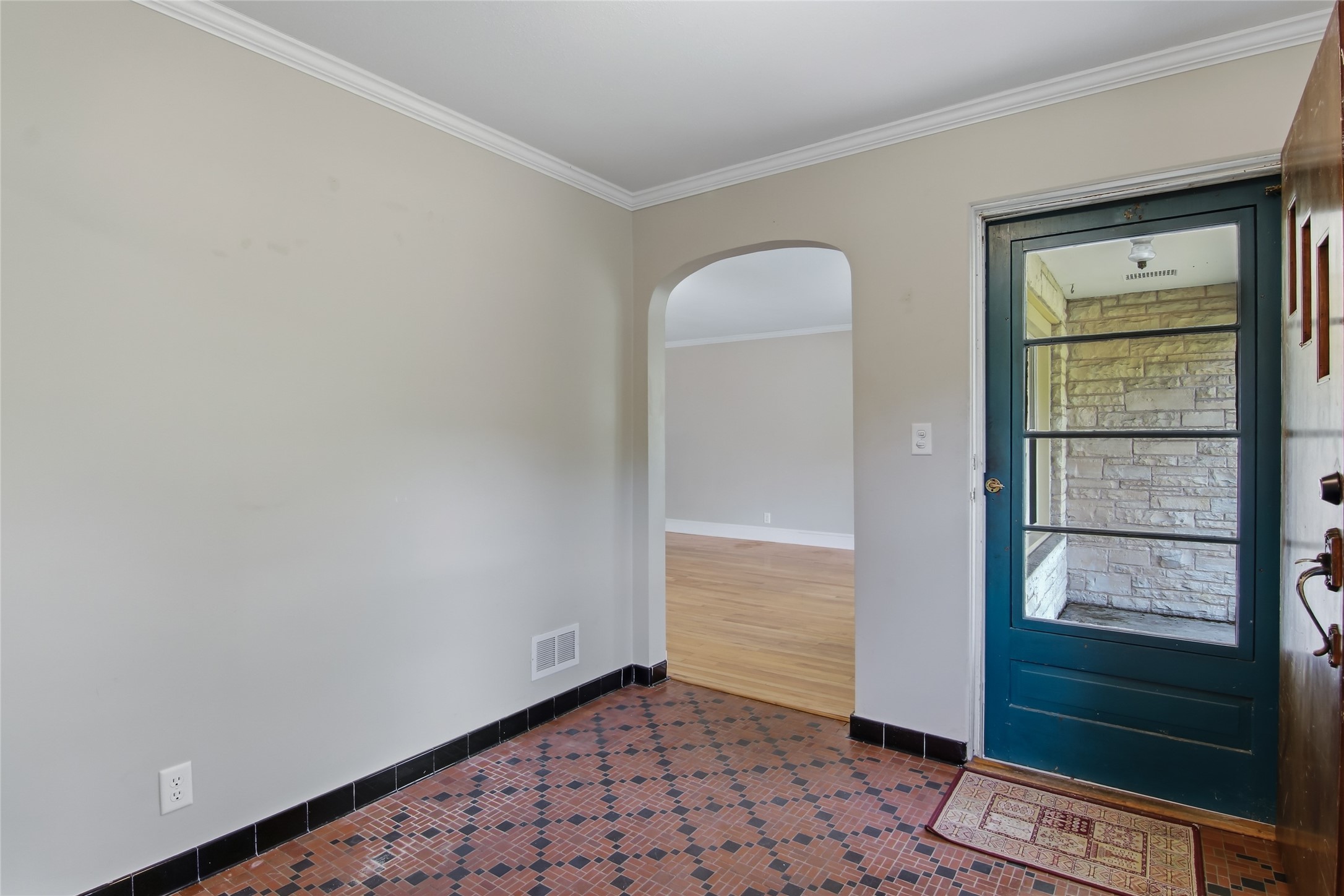 649 Putnam Drive Property Photo 3