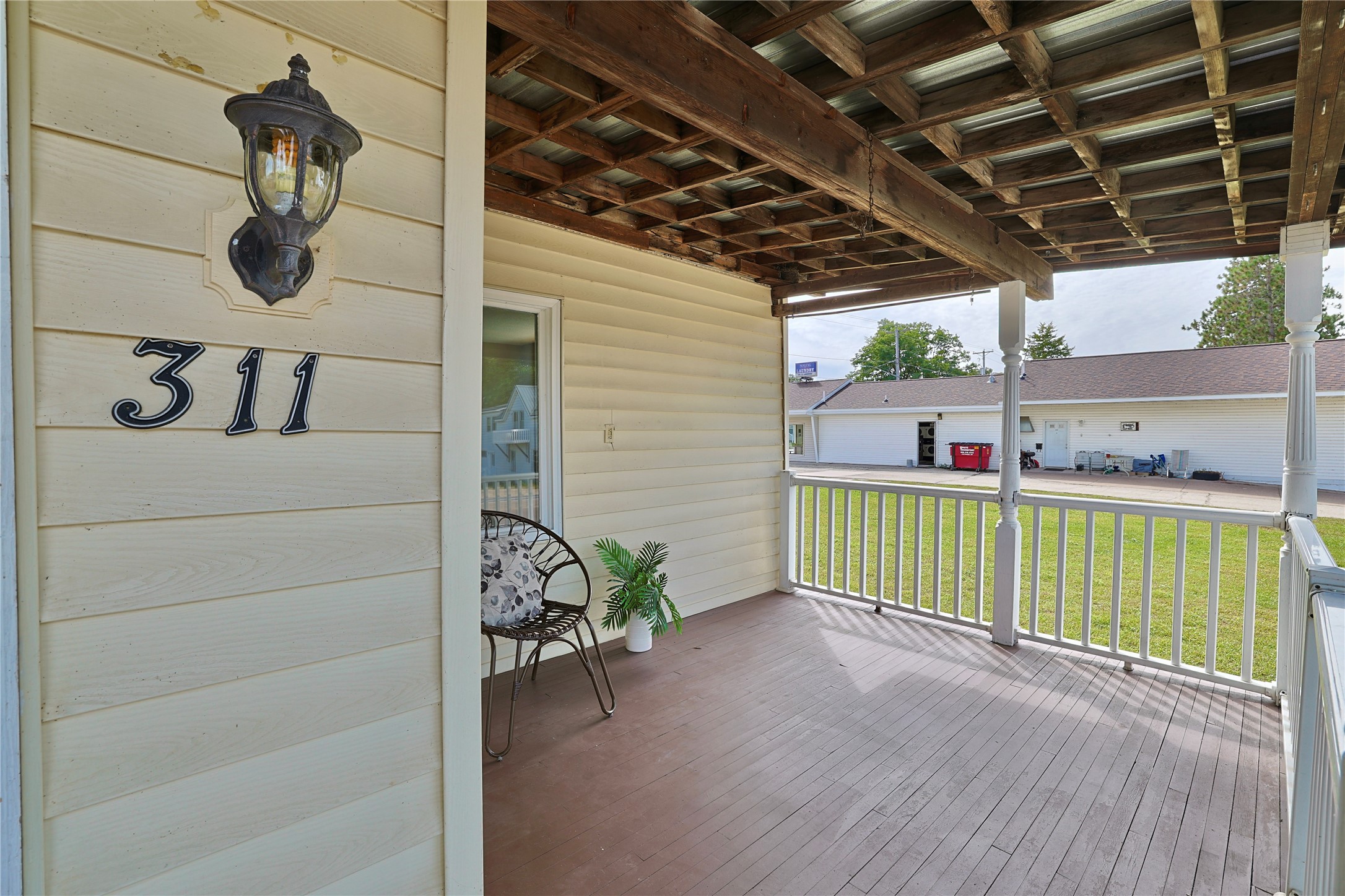 311 E Main Street Property Photo 4
