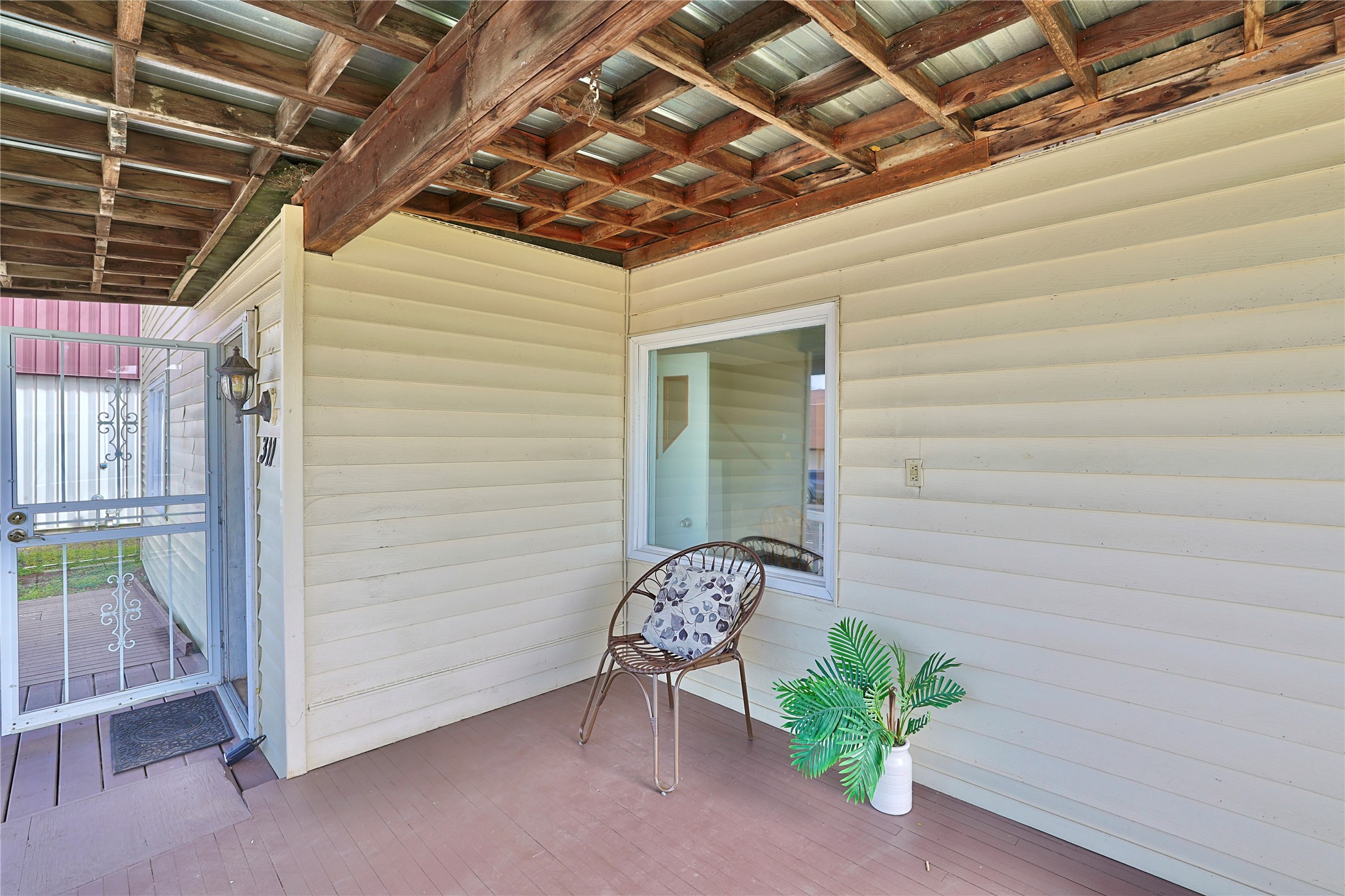 311 E Main Street Property Photo 5