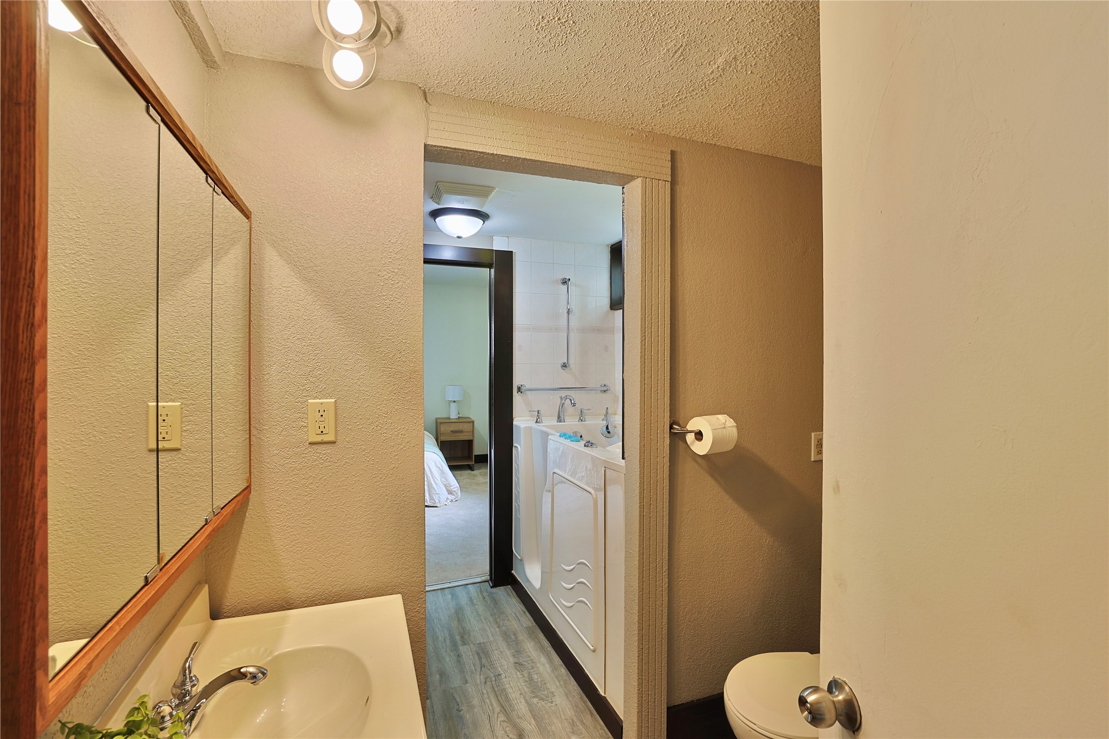 311 E Main Street Property Photo 24