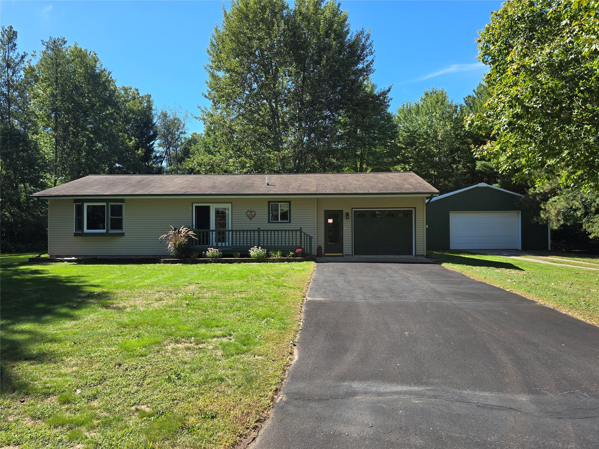 1877 Pinewood Avenue Property Photo 1