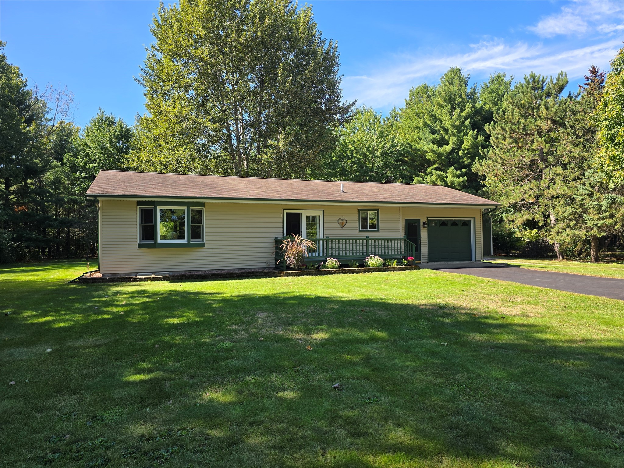 1877 Pinewood Avenue Property Photo 2